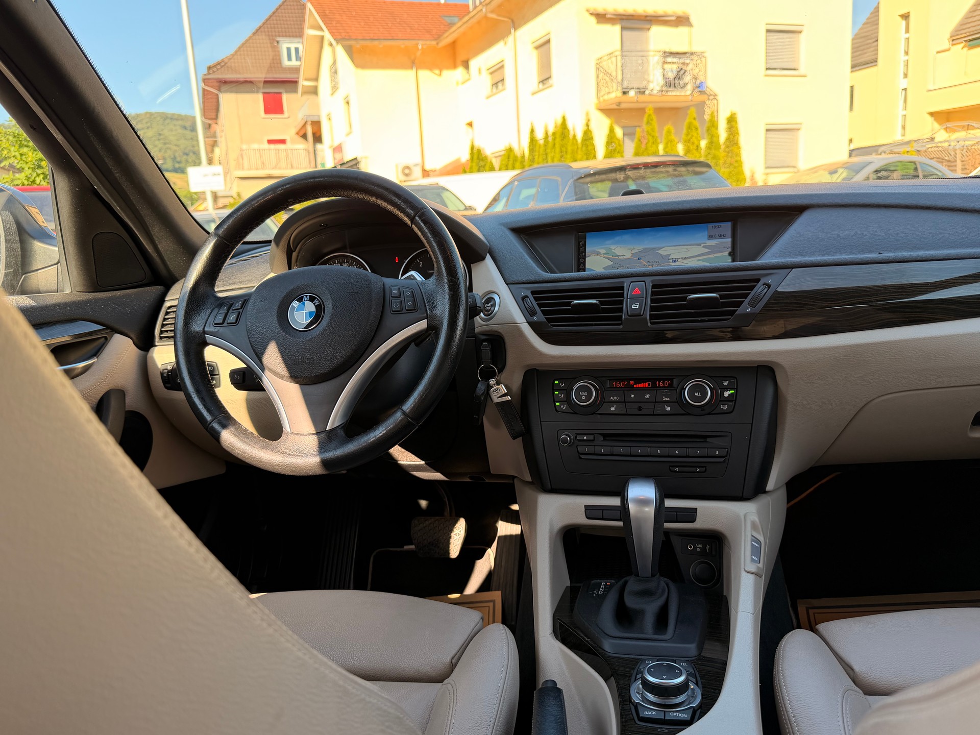 BMW X1 xDrive 23d Steptronic-image-15