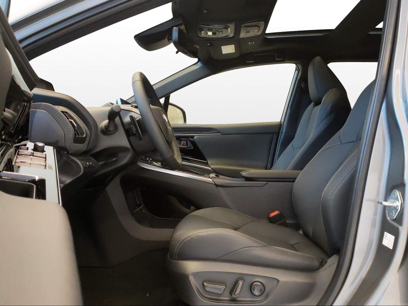 SUBARU Solterra eV Luxury AWD-image-9