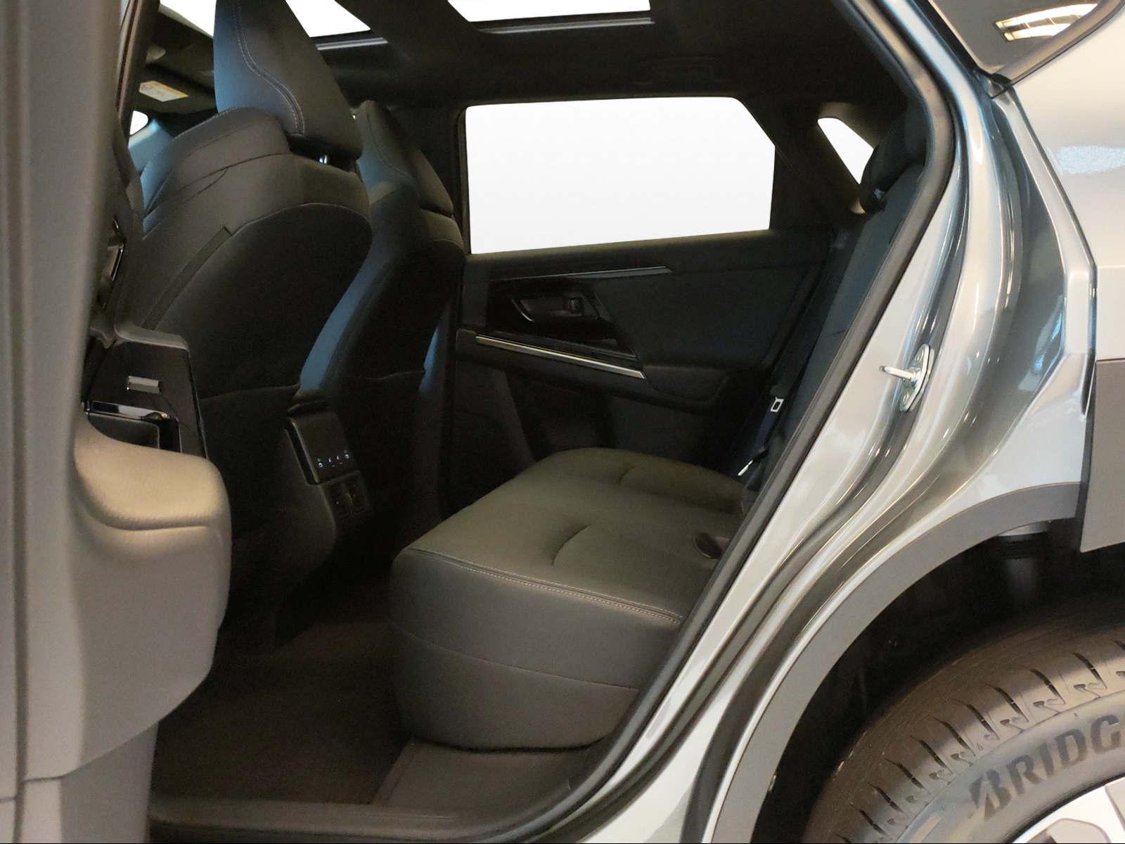 SUBARU Solterra eV Luxury AWD-image-14