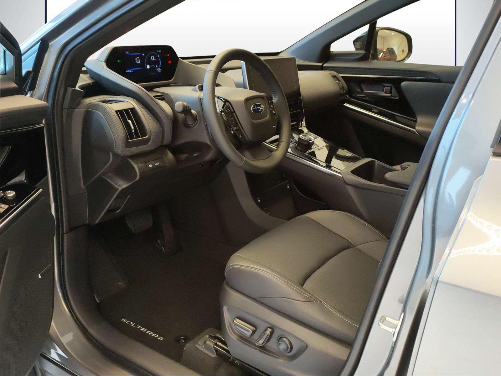 SUBARU Solterra eV Luxury AWD-image-7