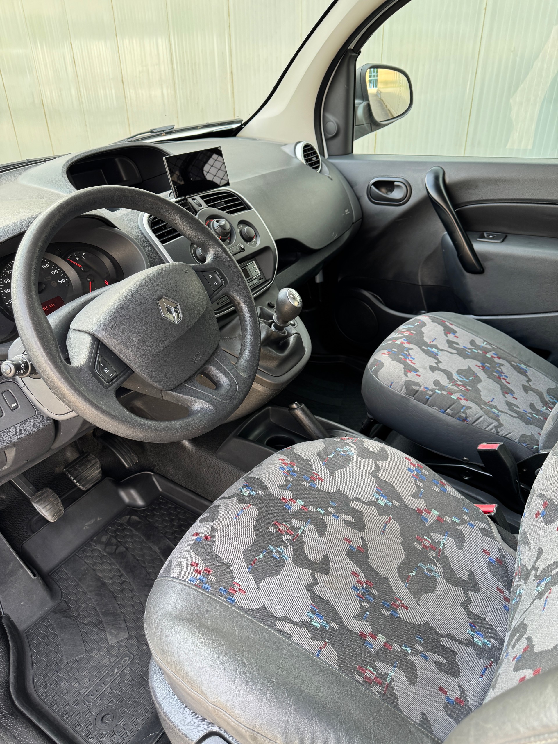 RENAULT Kangoo Van 1.5 dCi Standard 95 Extra-image-9
