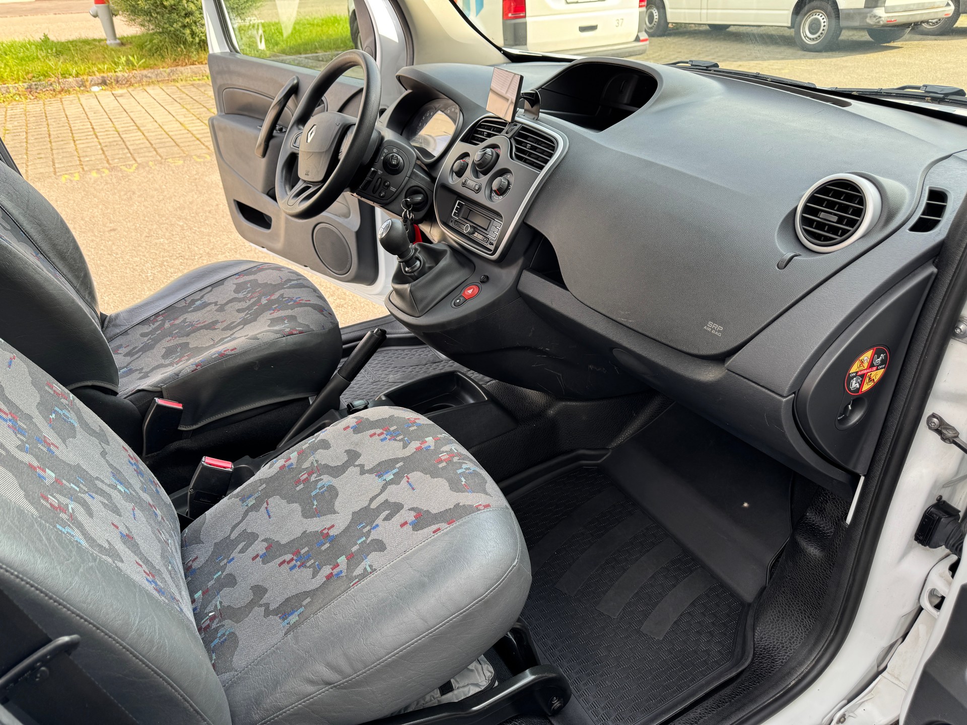 RENAULT Kangoo Van 1.5 dCi Standard 95 Extra-image-11