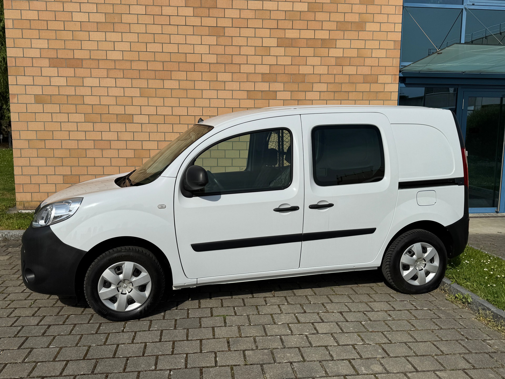 RENAULT Kangoo Van 1.5 dCi Standard 95 Extra-image-1