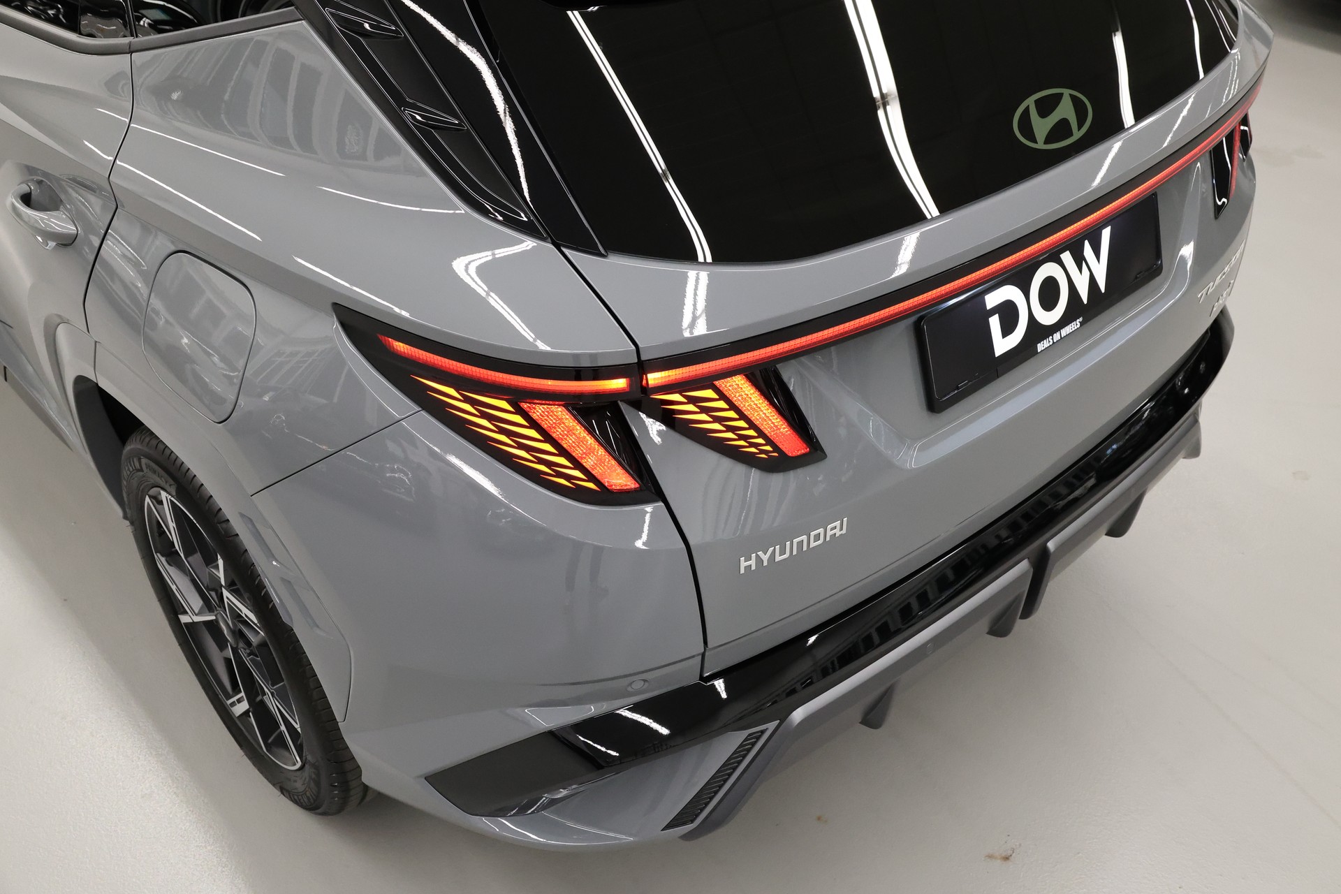 HYUNDAI Tucson 1.6 T-GDi PHEV N-Line 4WD-image-9