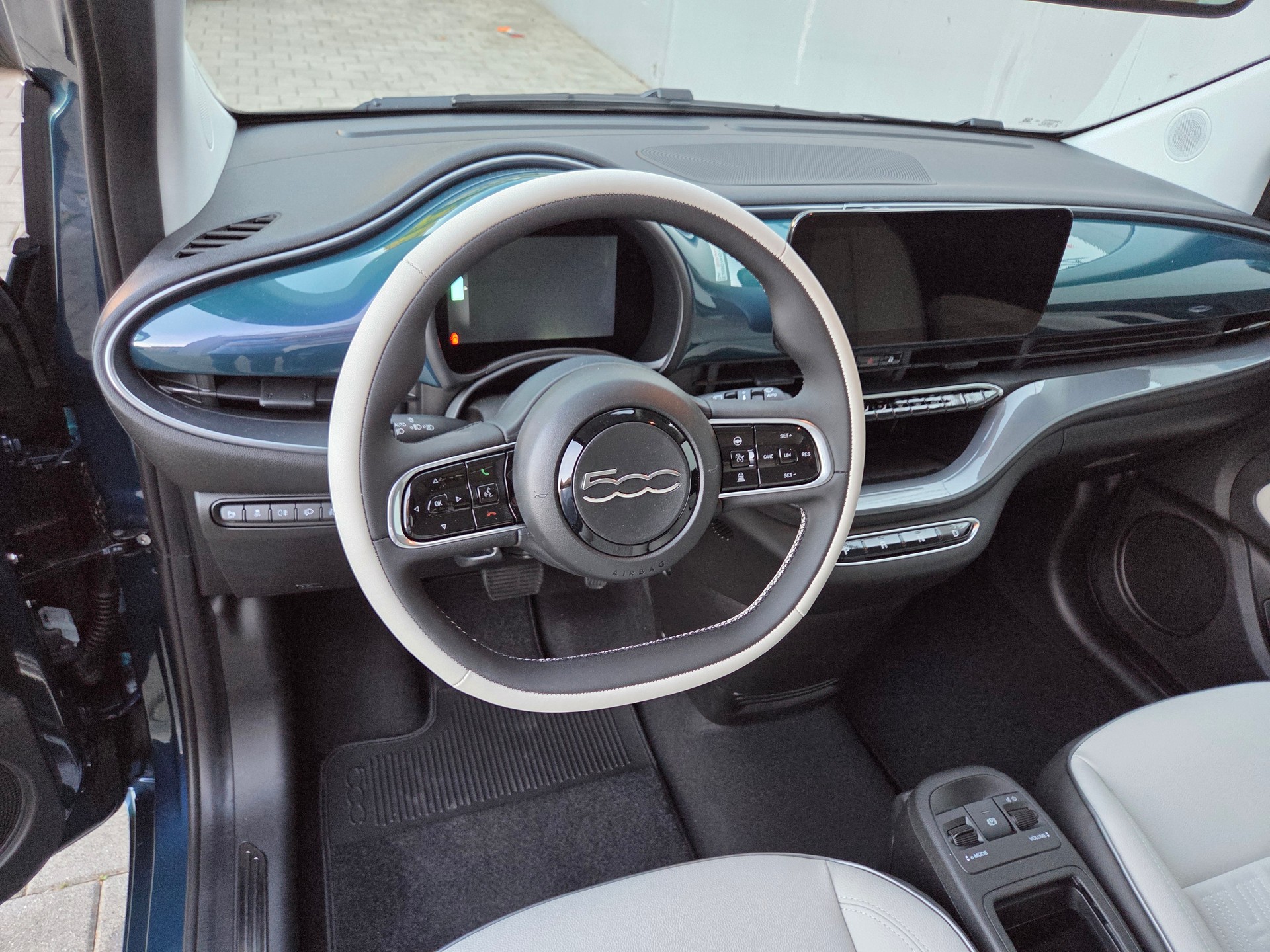 FIAT 500 electric 42kWh La Prima Top-image-9