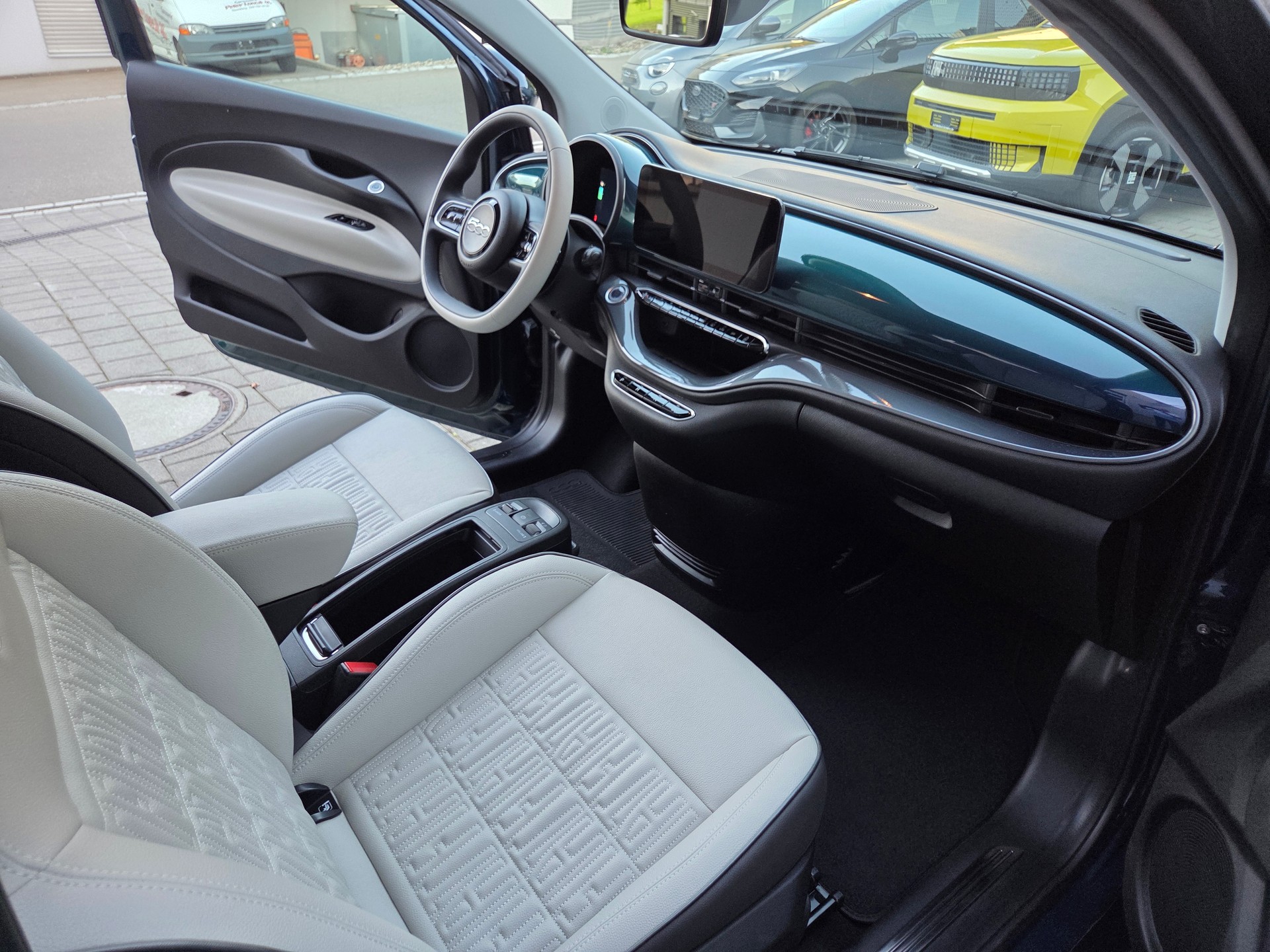 FIAT 500 electric 42kWh La Prima Top-image-11