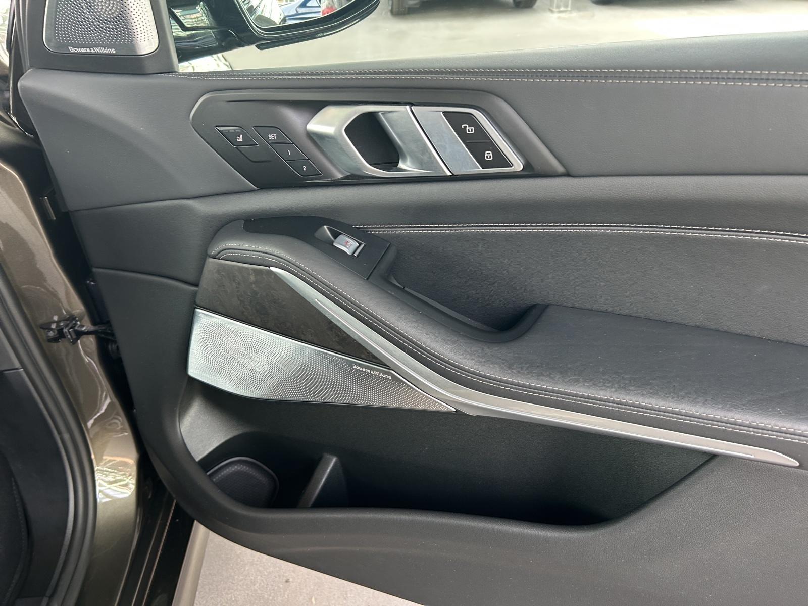 BMW X7 40d xDrive SAG-image-17