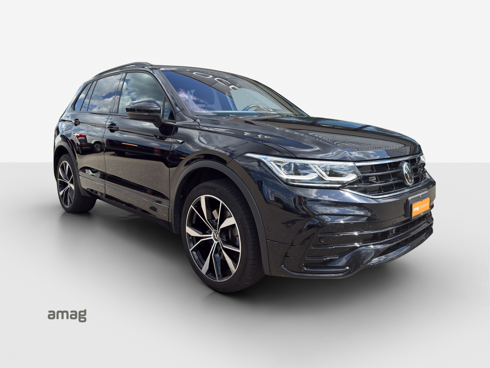 VW Tiguan 2.0TSI R-Line 4Motion DSG-image-5