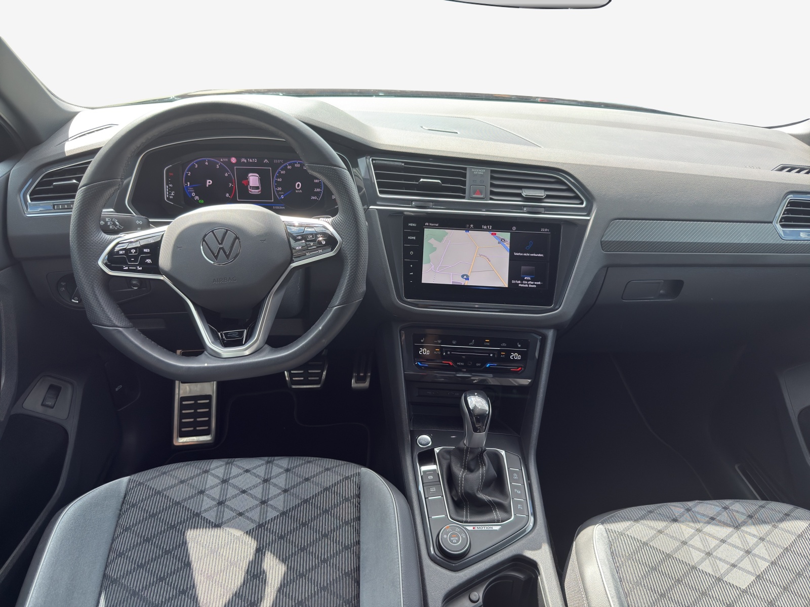 VW Tiguan 2.0TSI R-Line 4Motion DSG-image-8
