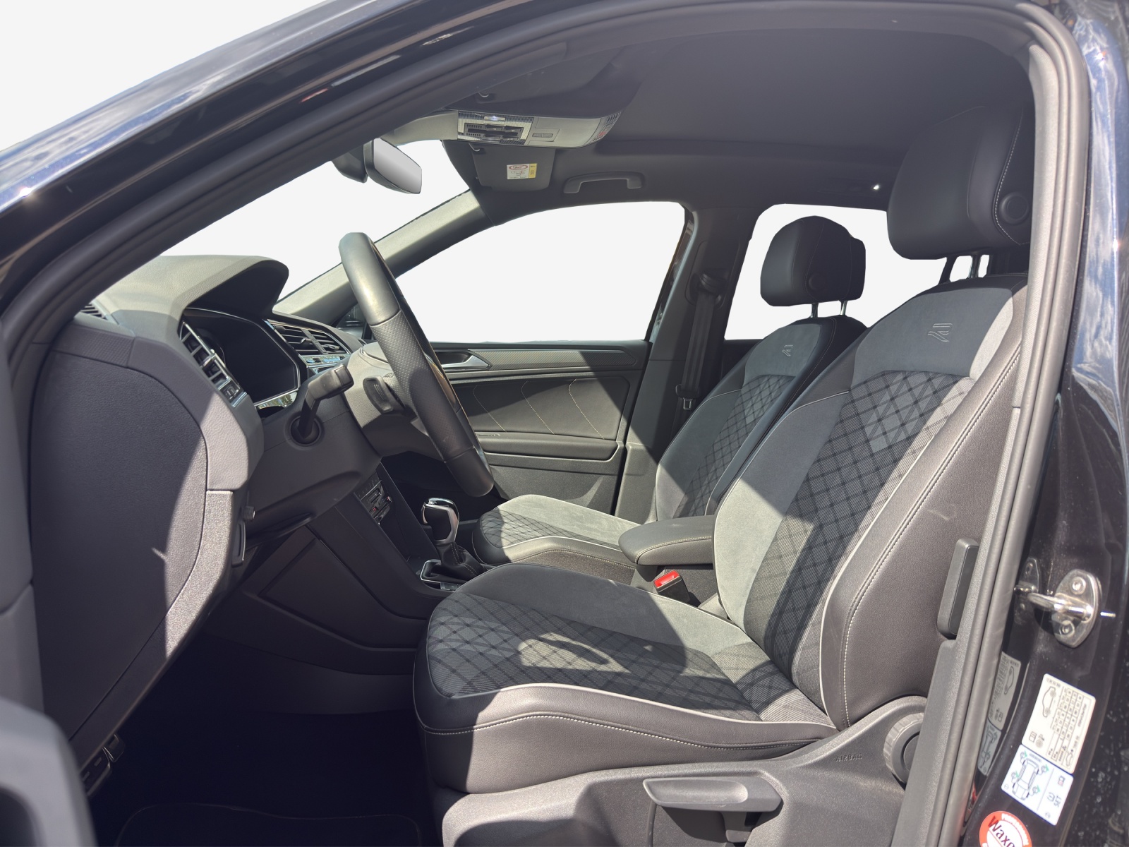 VW Tiguan 2.0TSI R-Line 4Motion DSG-image-7