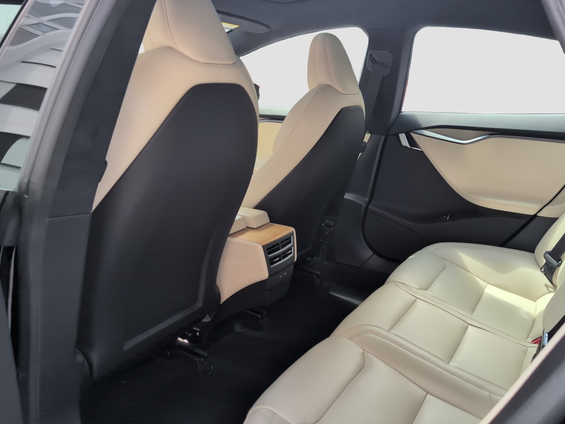 TESLA Model S Maximale-Reichweite-image-11