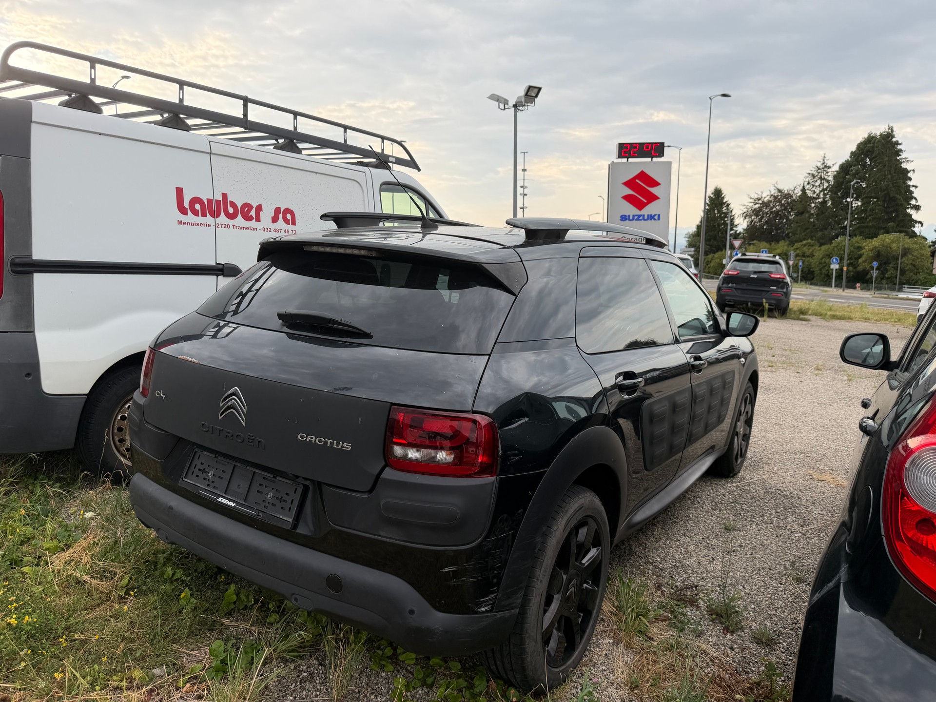 CITROEN C4 Cactus 1.2 e-THP Shine Edition-image-2