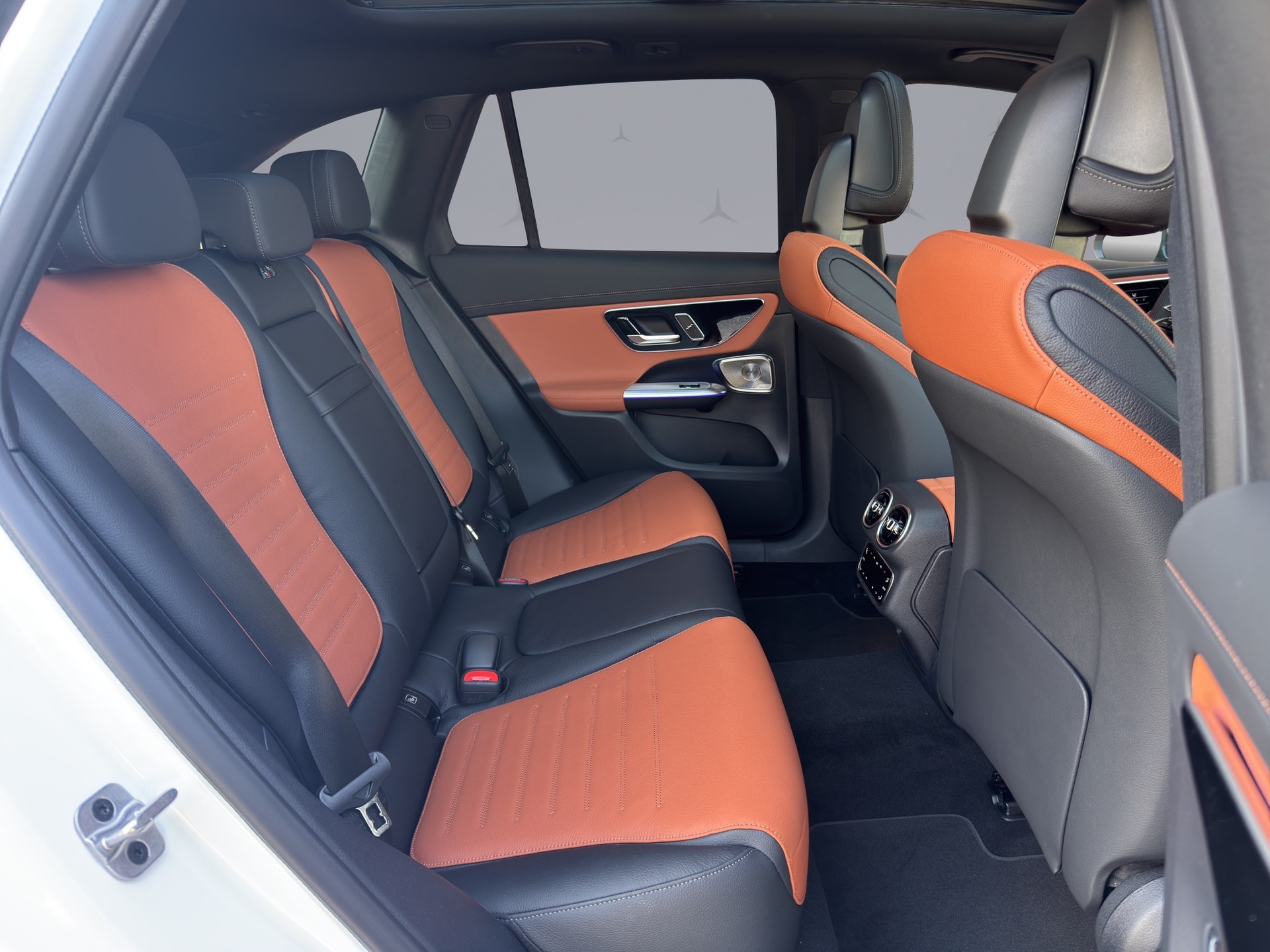 MERCEDES-BENZ GLC 220 d AMG Line 4matic-image-17