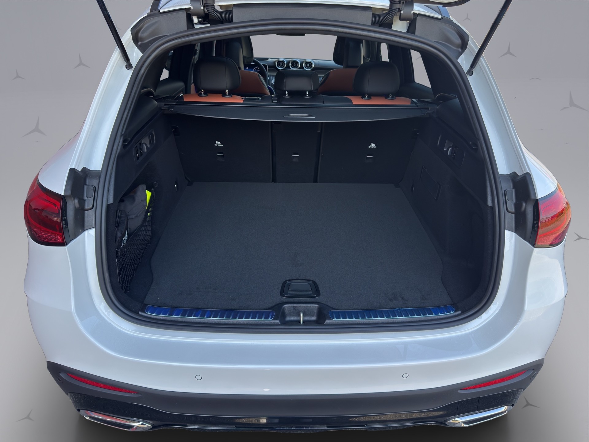 MERCEDES-BENZ GLC 220 d AMG Line 4matic-image-18