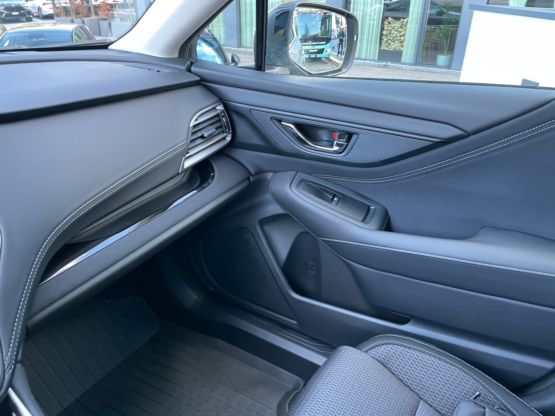 SUBARU Outback 2.5i Advantage AWD Lineartronic-image-24