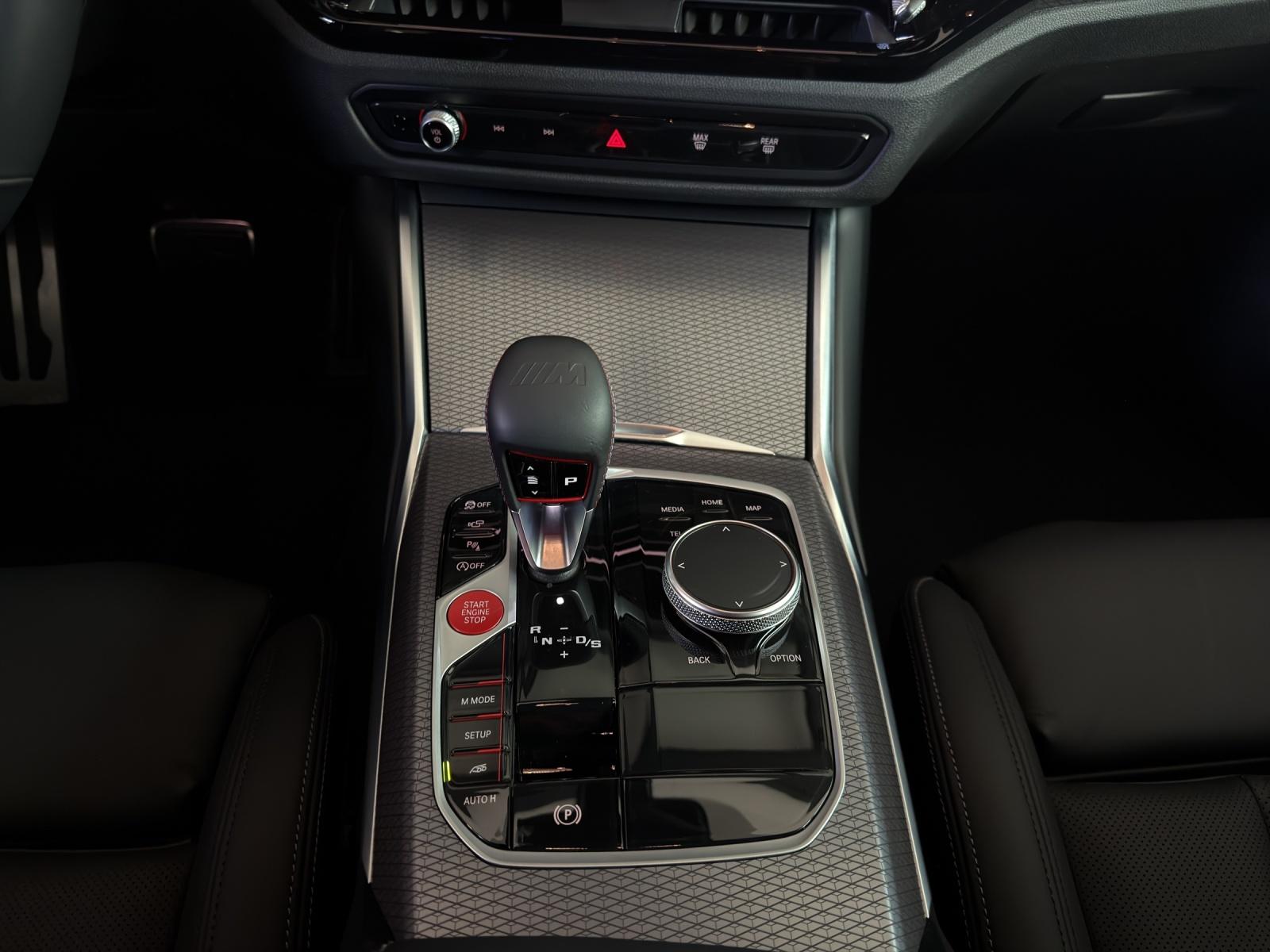 BMW M3 Competition xDrive Touring-image-17