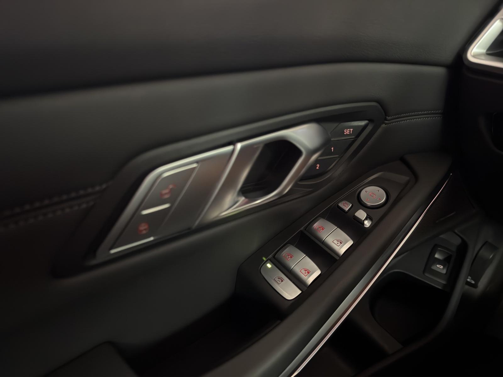 BMW M3 Competition xDrive Touring-image-14