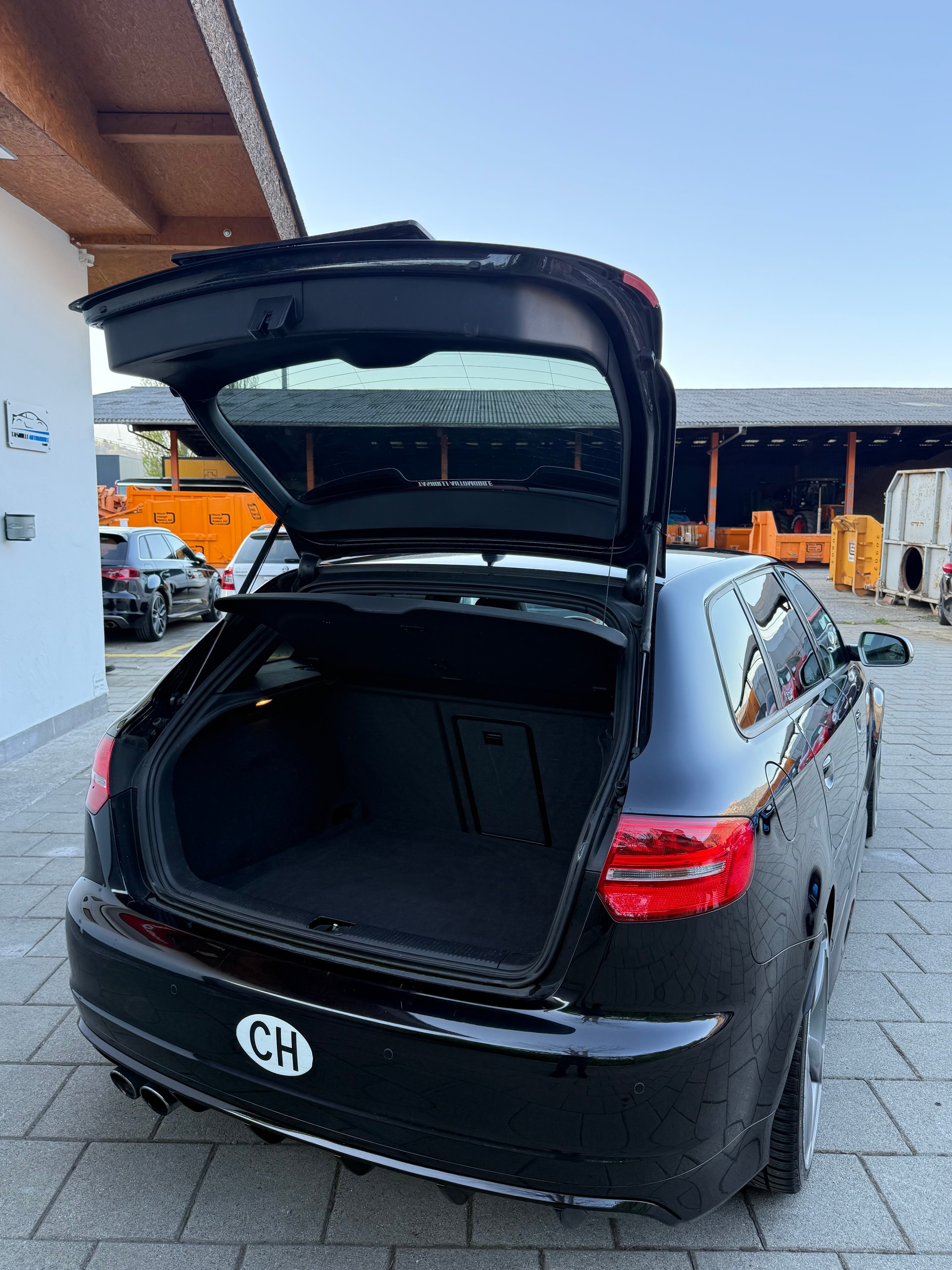 AUDI RS3-image-4