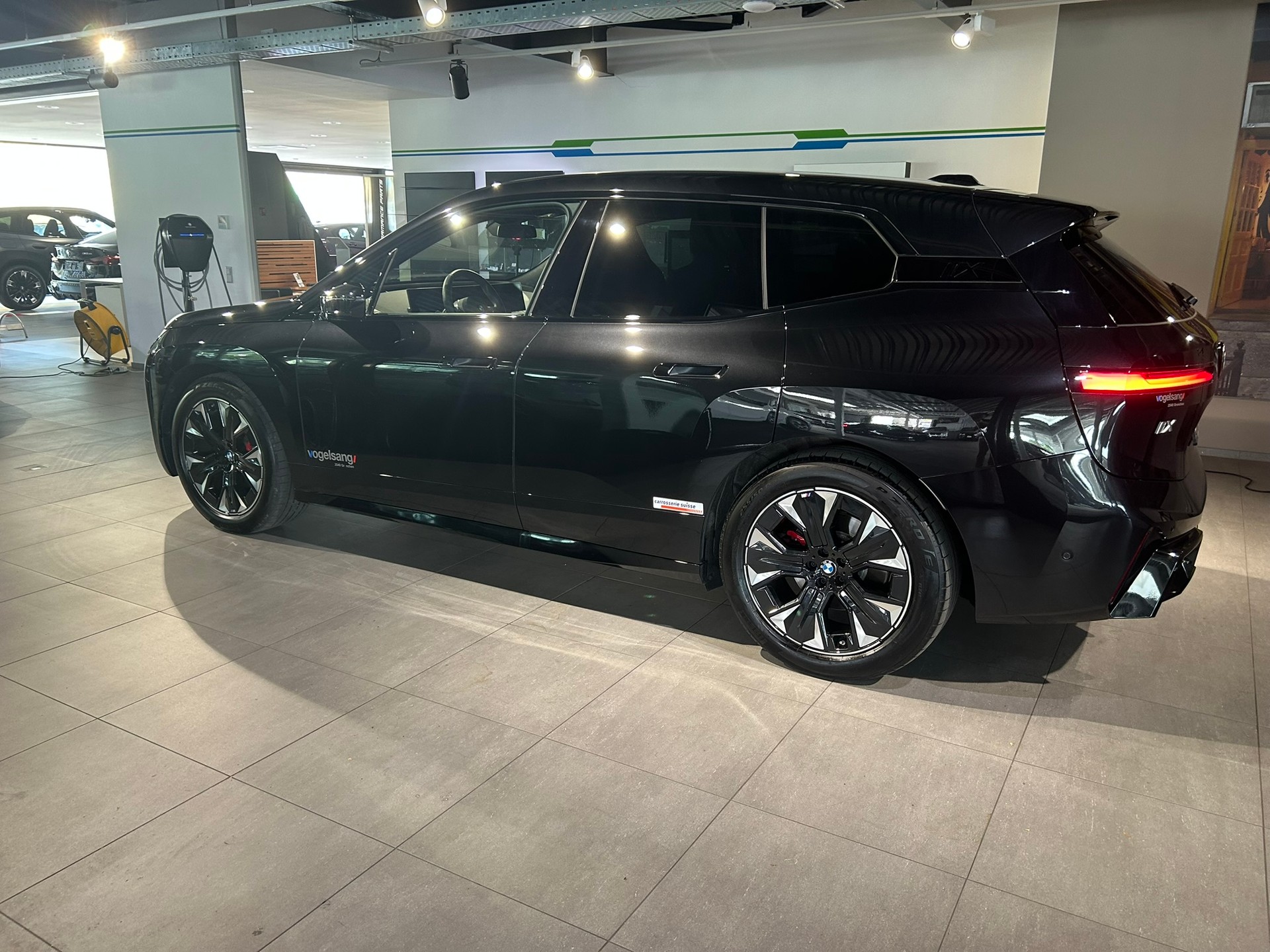 BMW iX xDrive60 M Sport Pro-image-5
