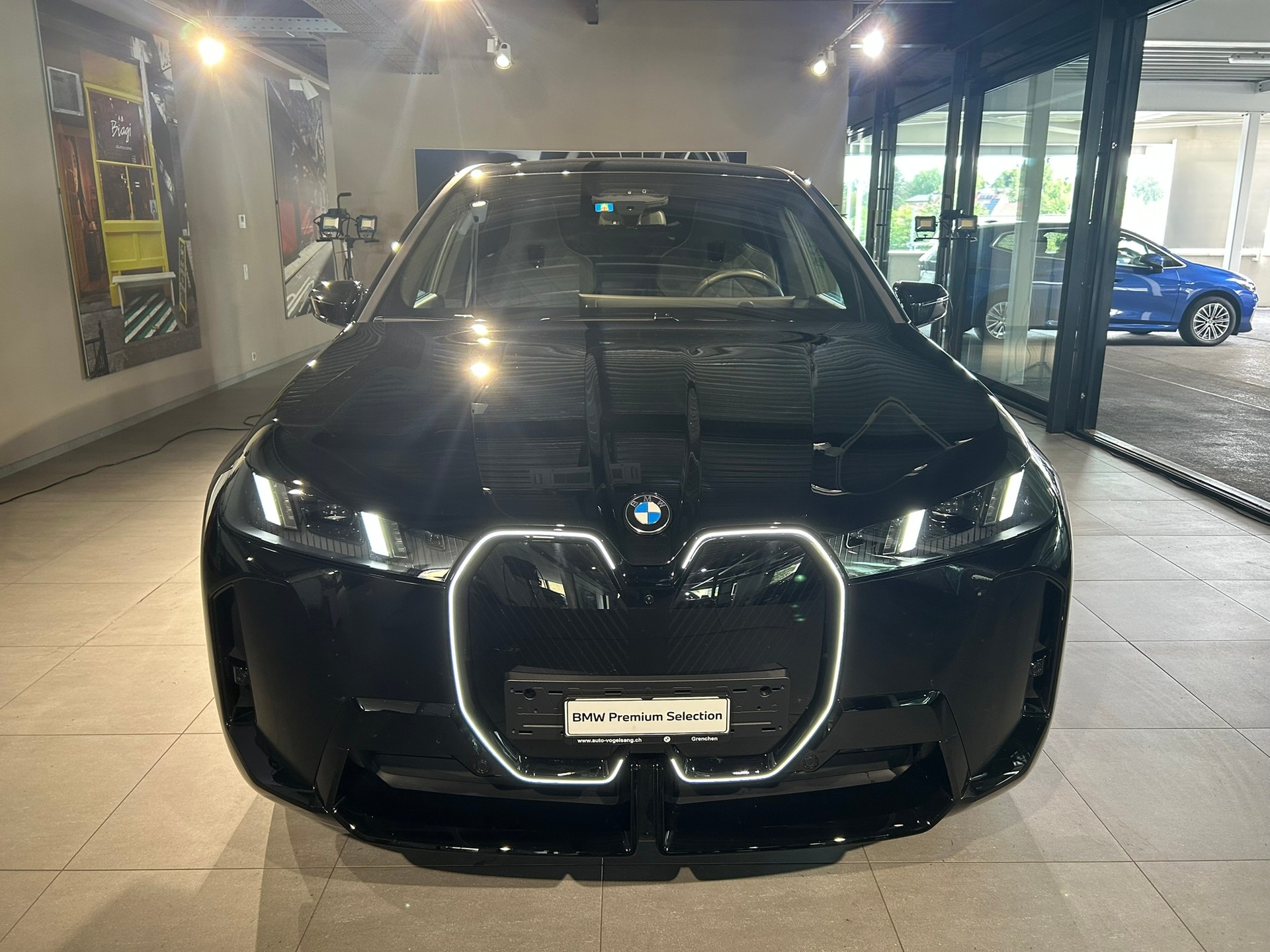 BMW iX xDrive60 M Sport Pro-showroom-element-2