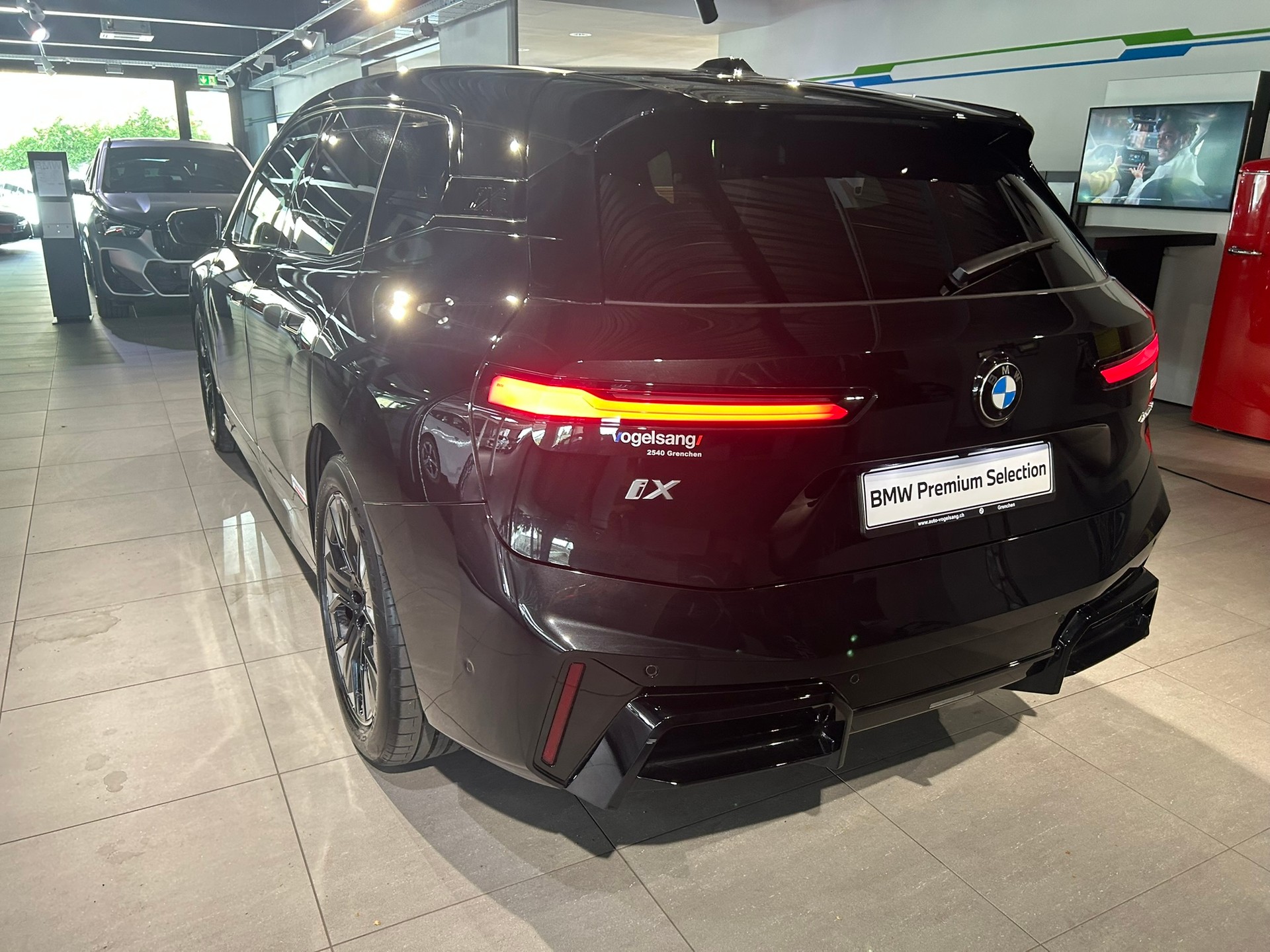 BMW iX xDrive60 M Sport Pro-image-7