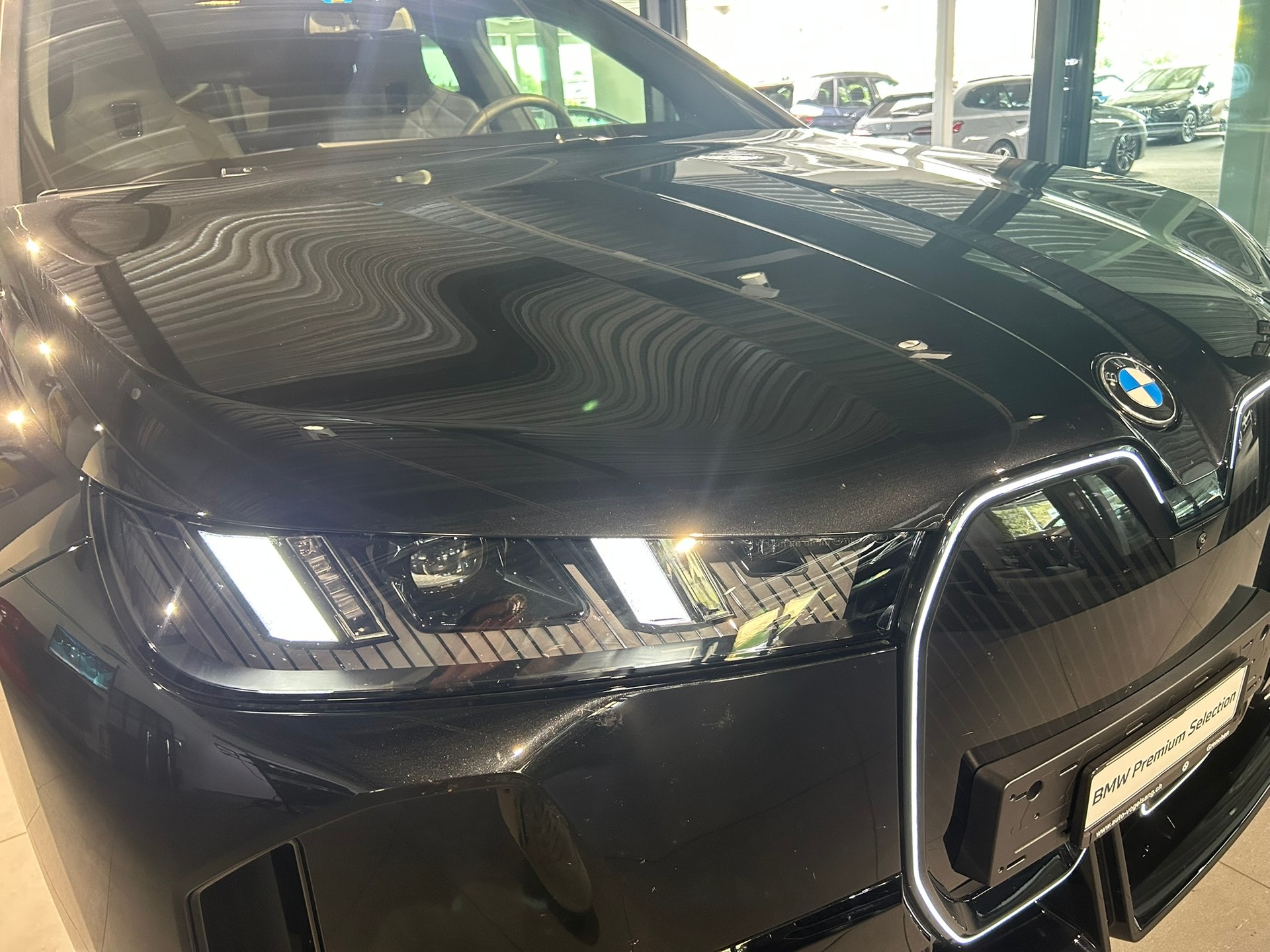 BMW iX xDrive60 M Sport Pro-image-12