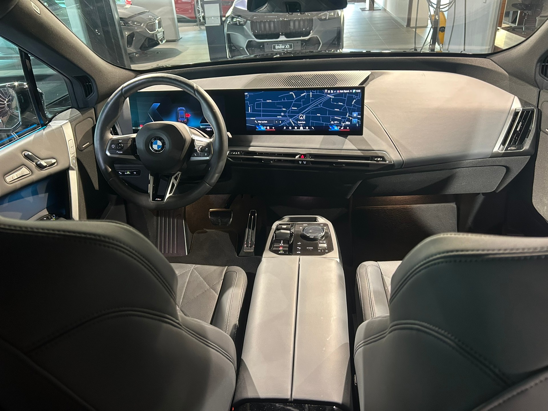 BMW iX xDrive60 M Sport Pro-image-26