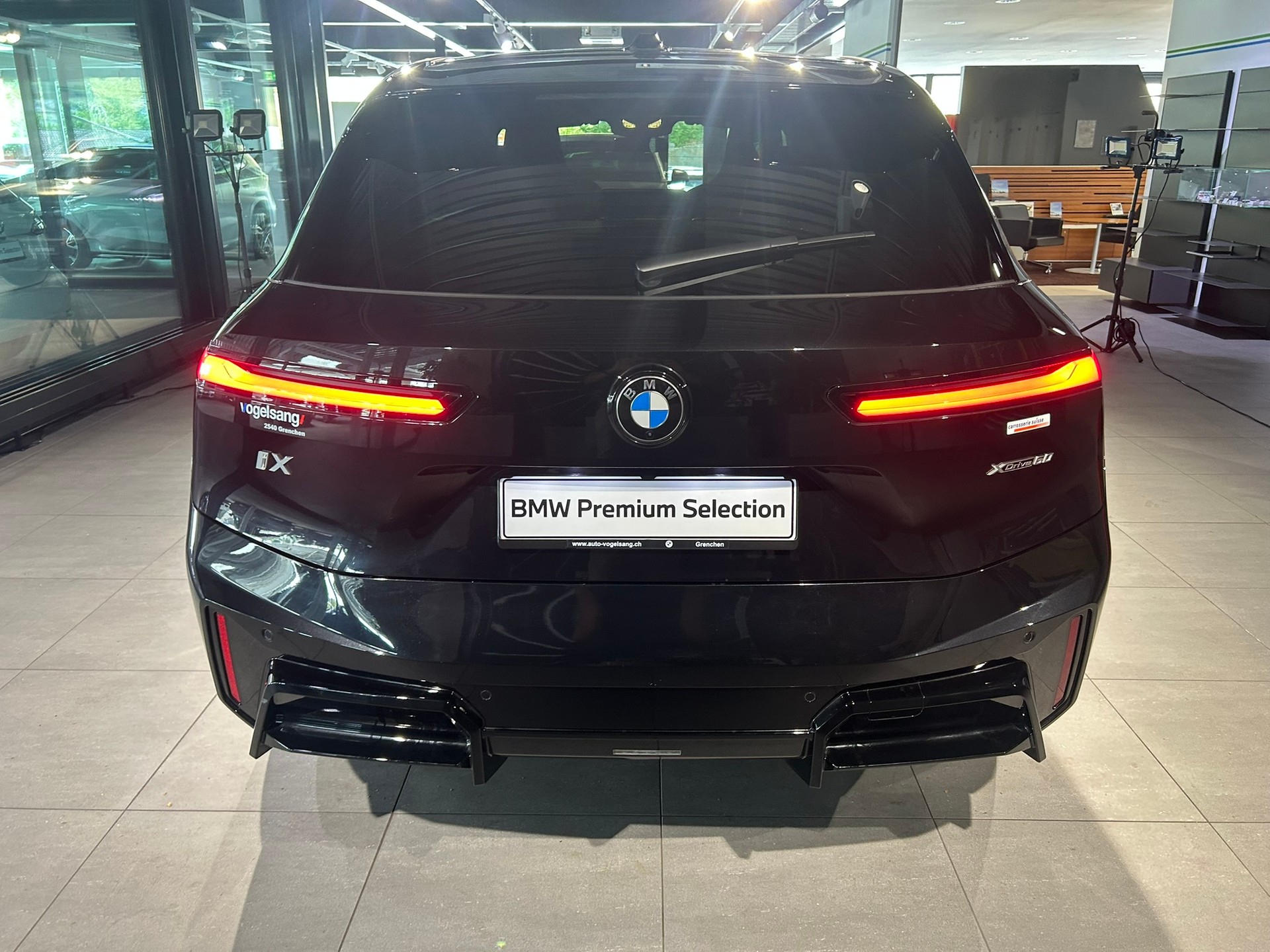 BMW iX xDrive60 M Sport Pro-image-8