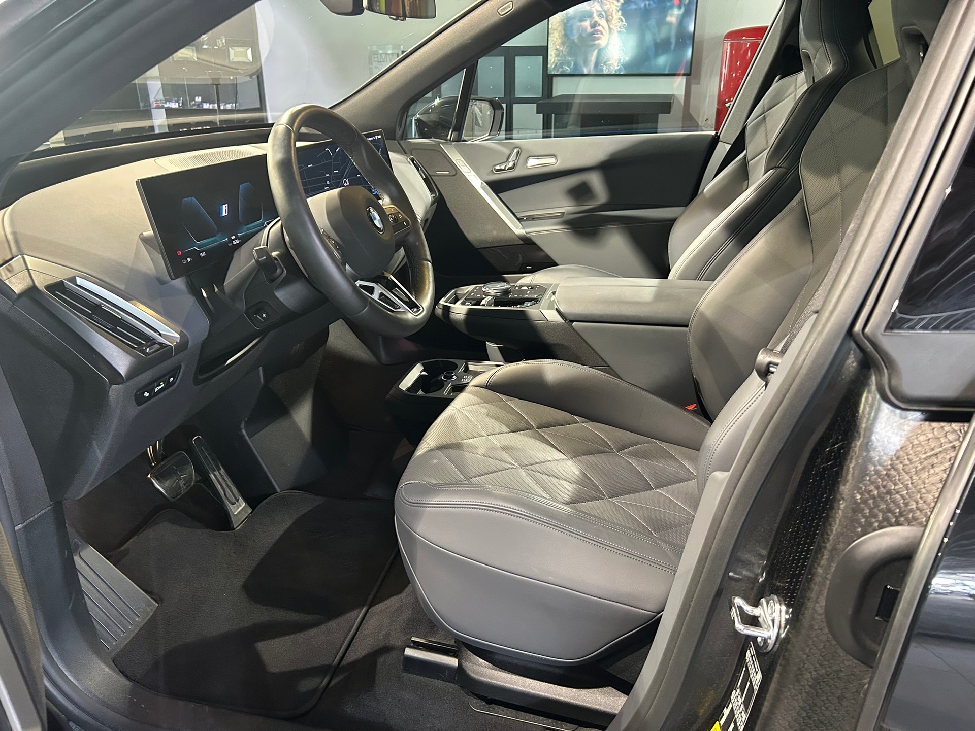 BMW iX xDrive60 M Sport Pro-image-23