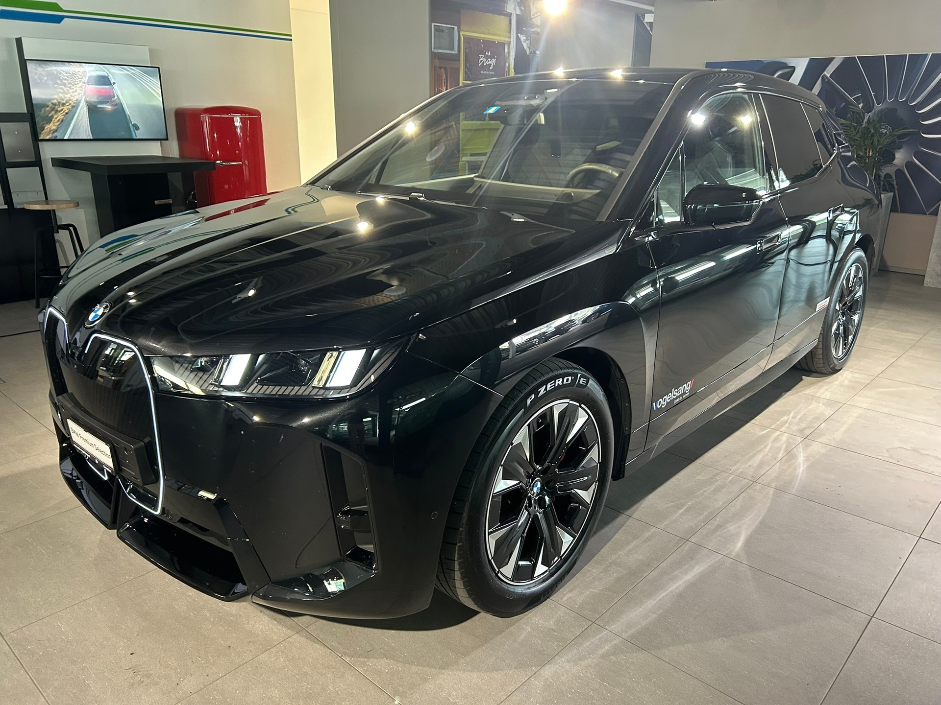 BMW iX xDrive60 M Sport Pro-image-4