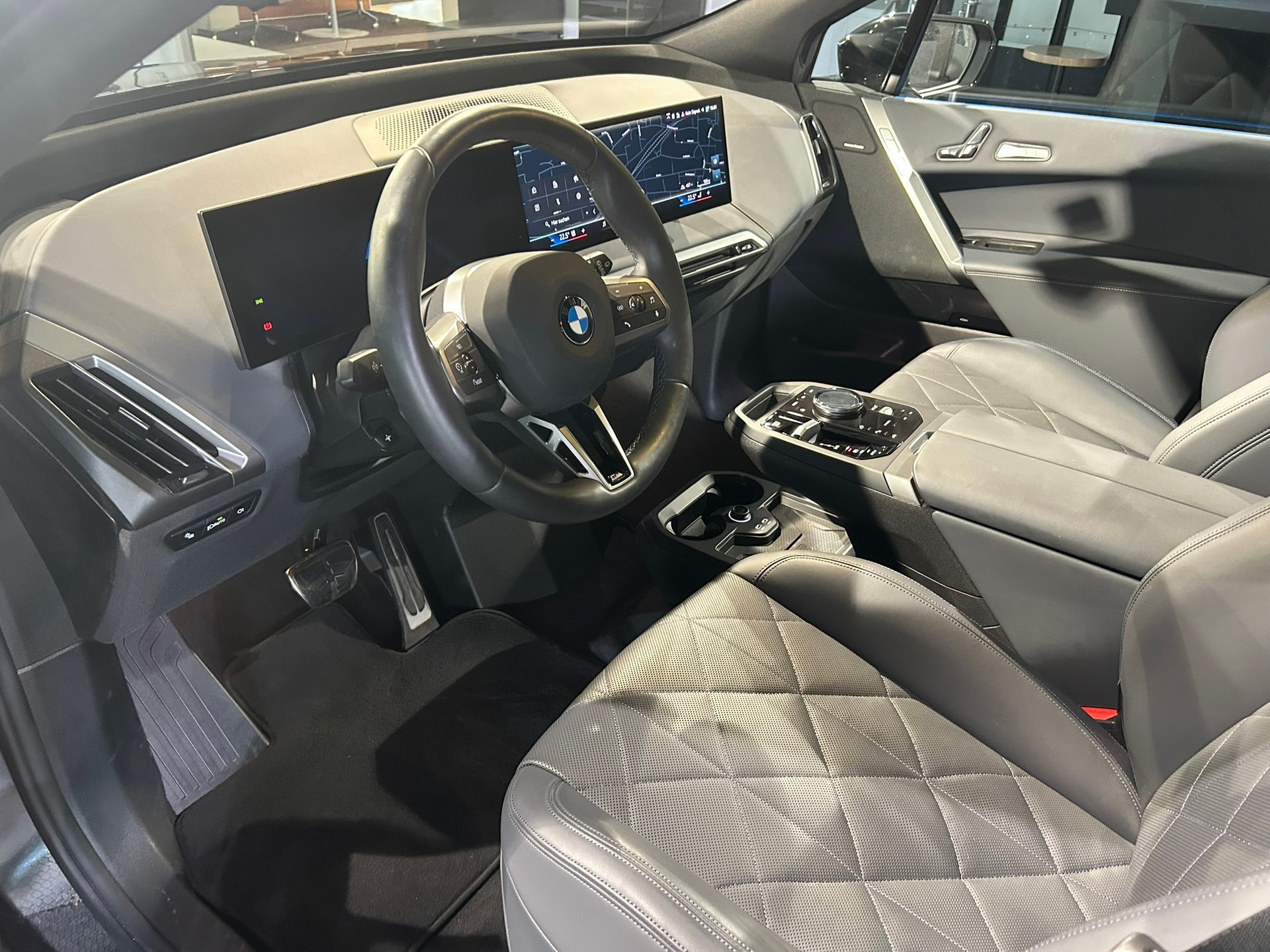 BMW iX xDrive60 M Sport Pro-image-19