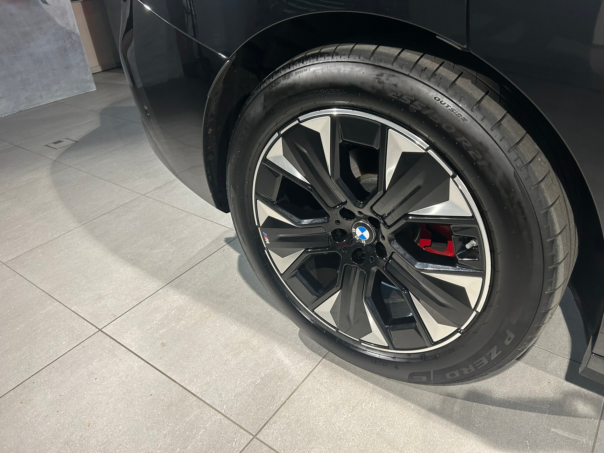 BMW iX xDrive60 M Sport Pro-image-16