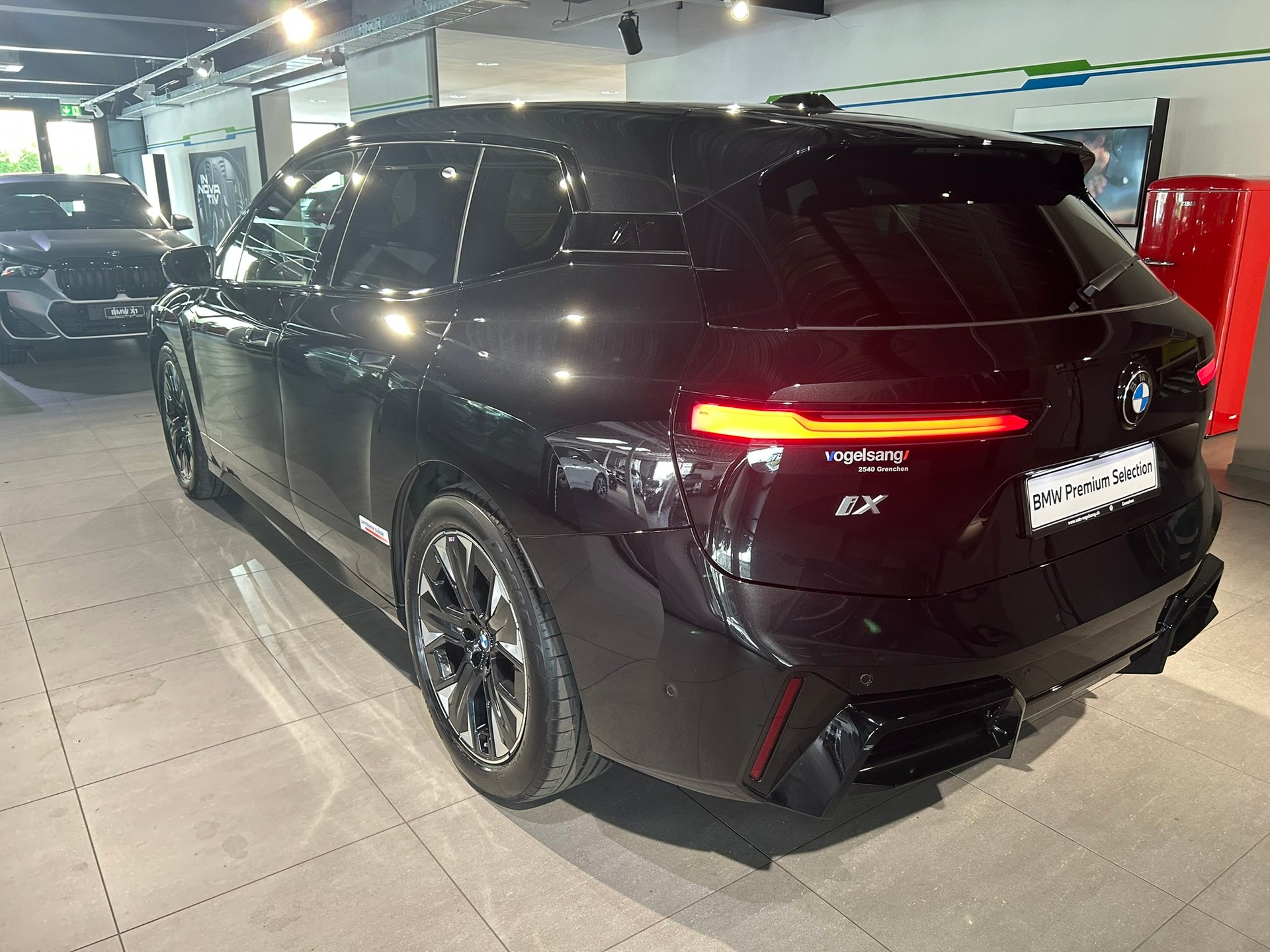 BMW iX xDrive60 M Sport Pro-image-6