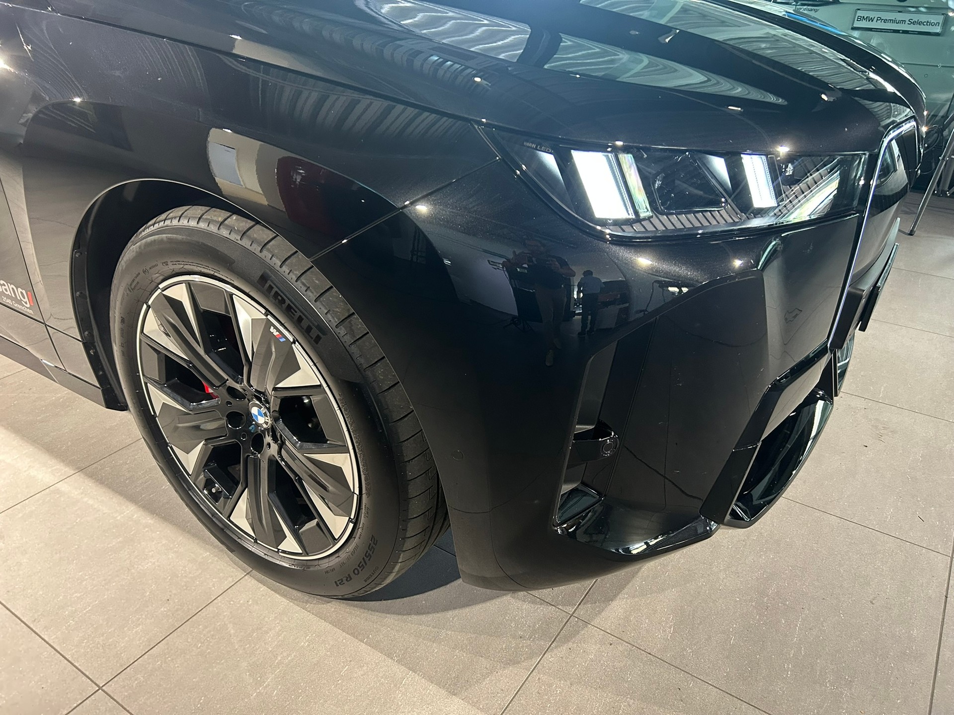 BMW iX xDrive60 M Sport Pro-image-13