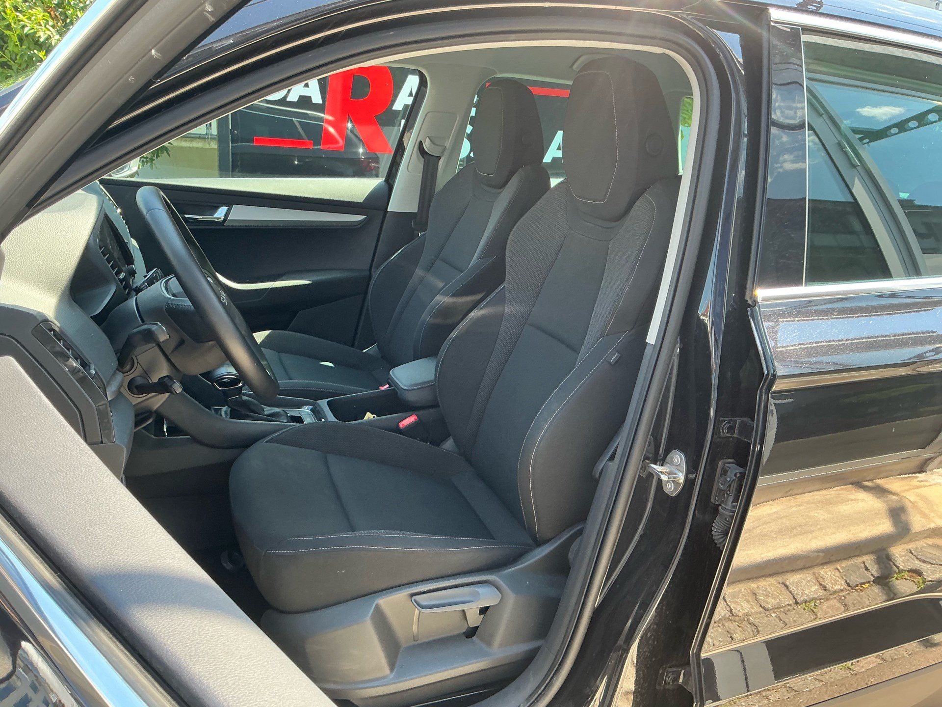 SKODA Karoq Selection *** ACC & RÜCKFAHRKAMERA ***-image-7