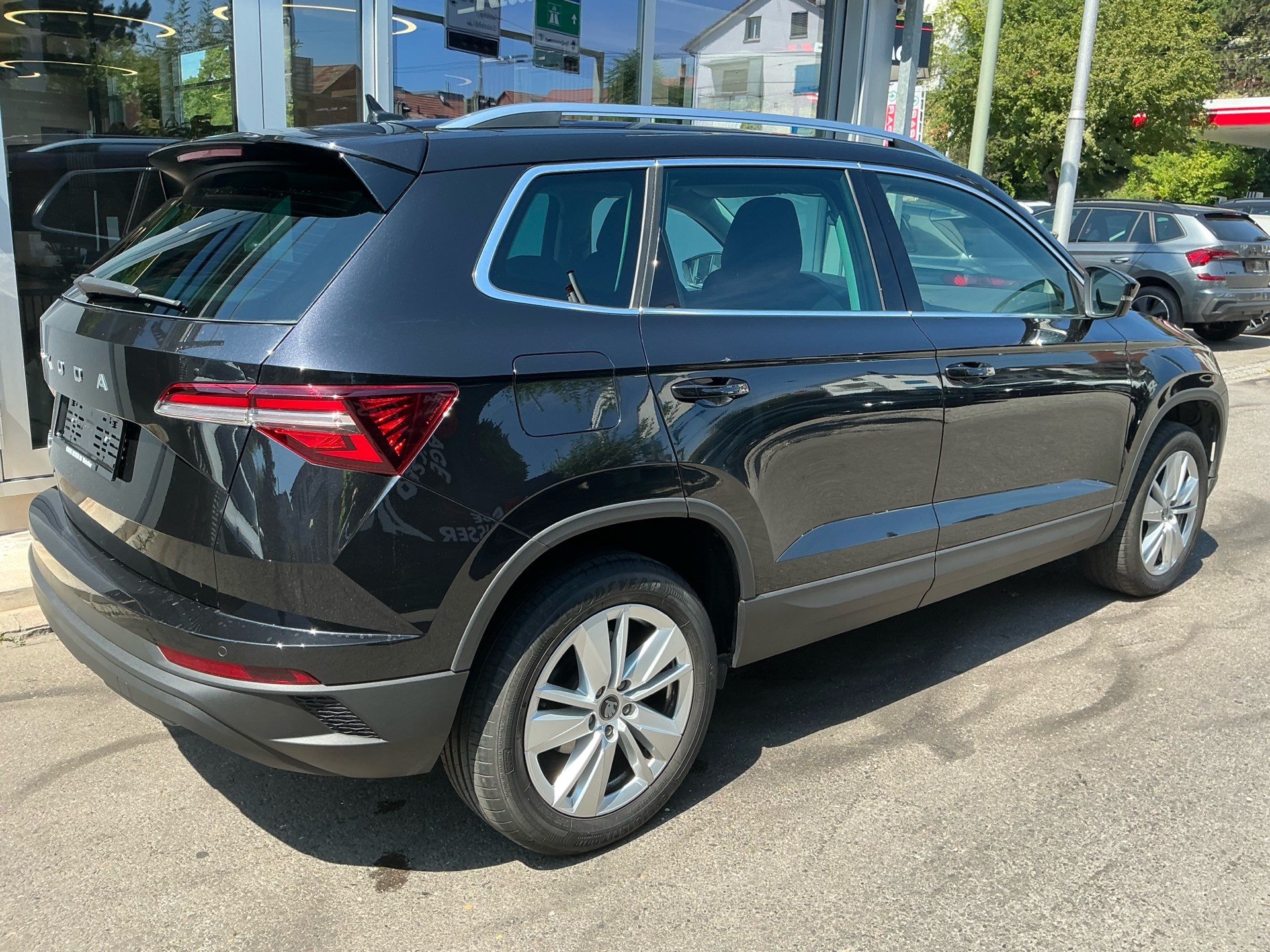 SKODA Karoq Selection *** ACC & RÜCKFAHRKAMERA ***-showroom-element-3