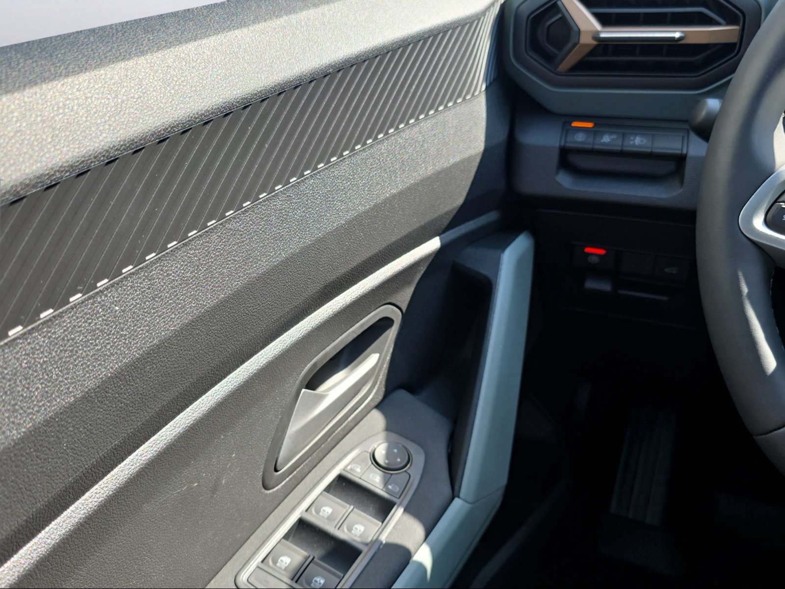 DACIA Bigster 1.2 Hybrid Extreme 4WD-image-14
