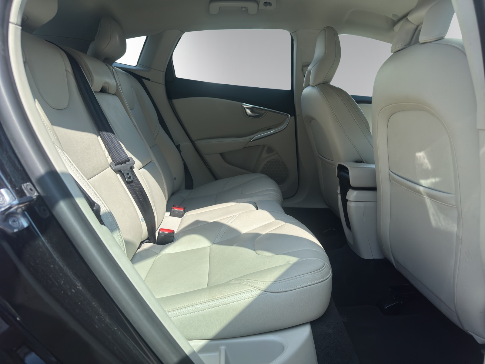 VOLVO V40 Cross Country T4 AWD Lyx Geartronic-image-10
