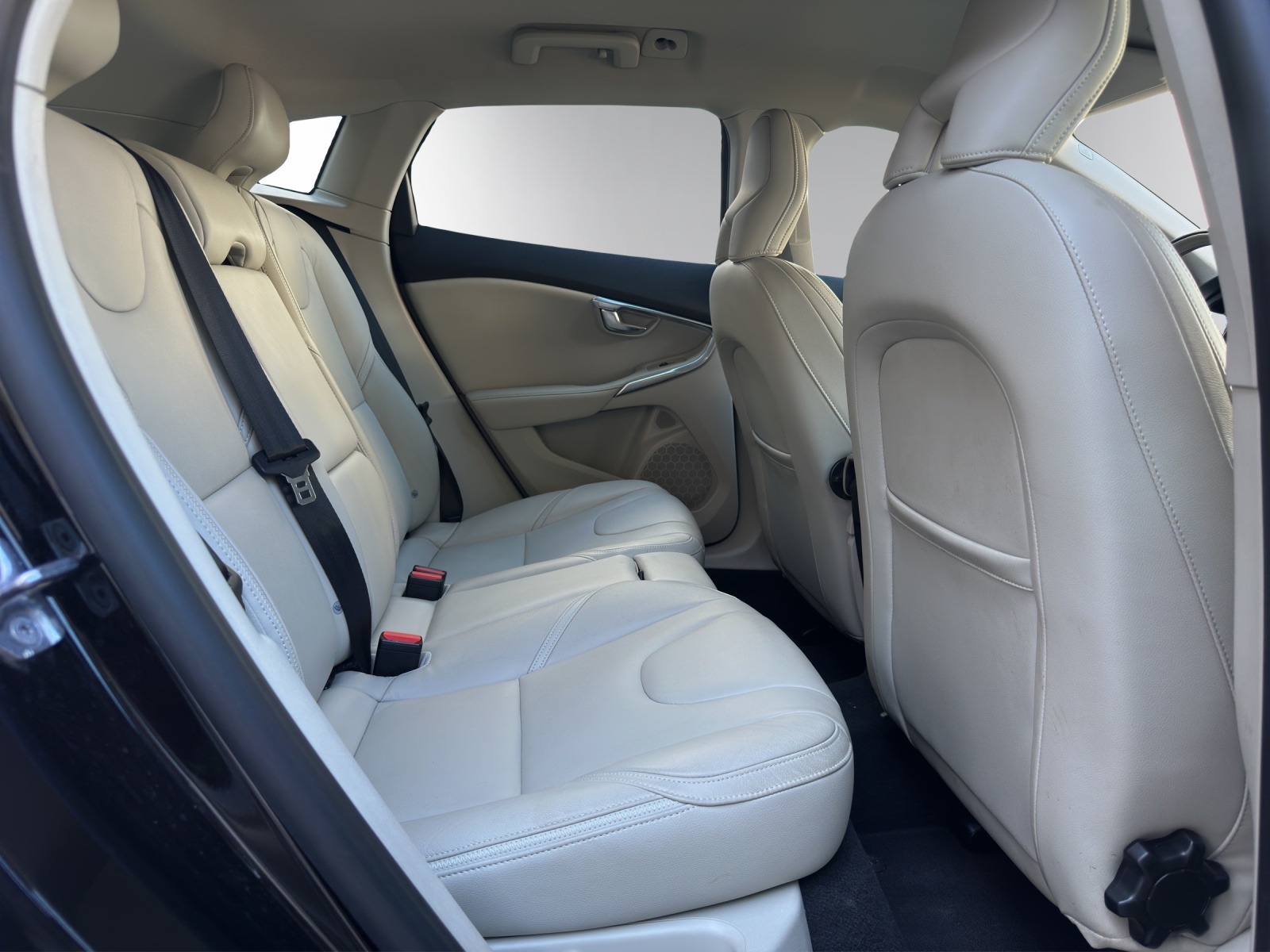 VOLVO V40 Cross Country T4 AWD Lyx Geartronic-image-9