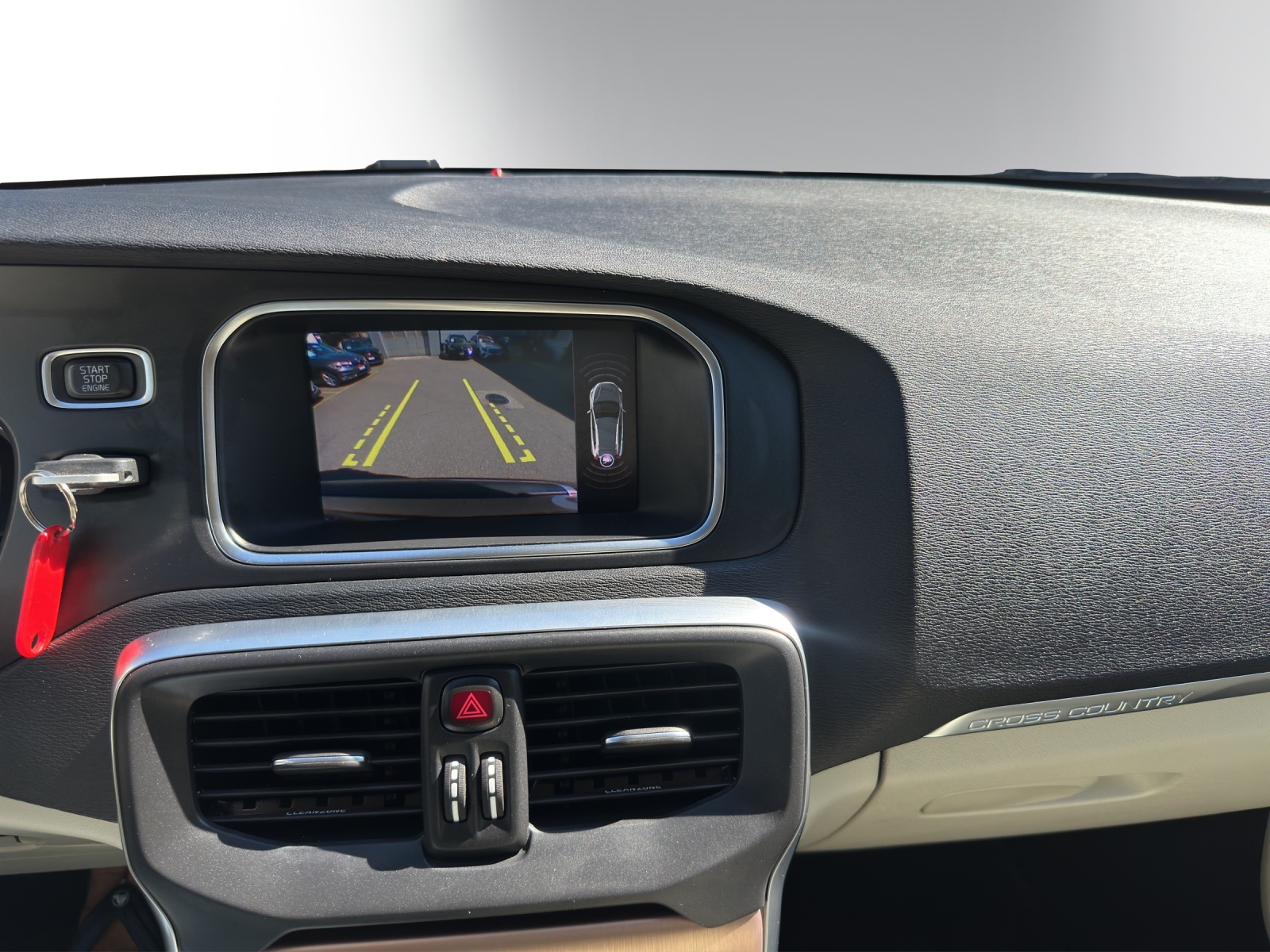 VOLVO V40 Cross Country T4 AWD Lyx Geartronic-image-11