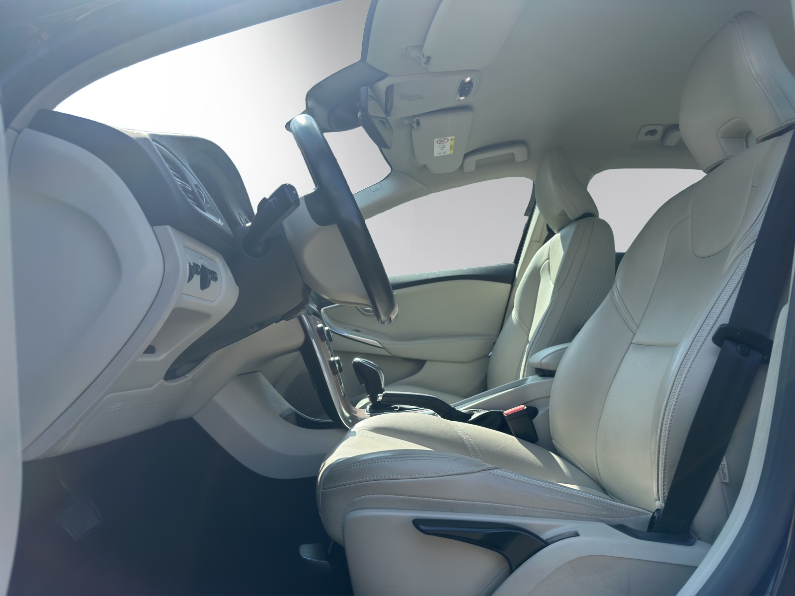 VOLVO V40 Cross Country T4 AWD Lyx Geartronic-image-8