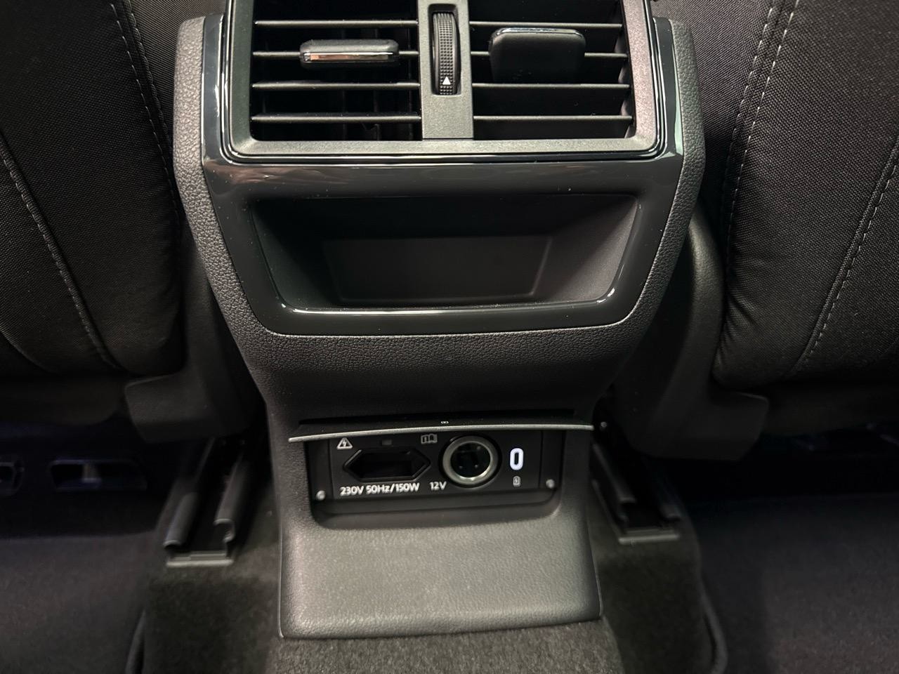 SKODA Karoq 2.0 TSI SportLine 4x4 DSG-image-12