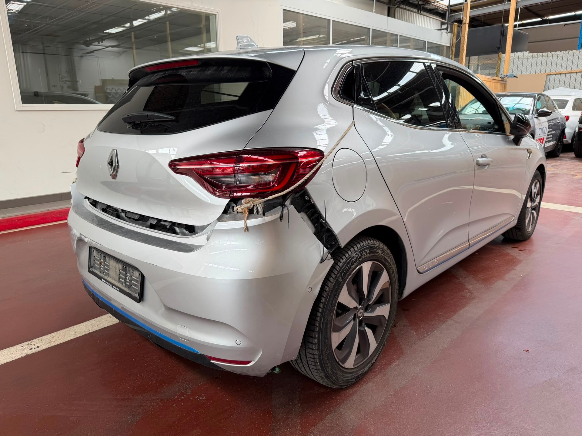 RENAULT Clio 1.6 E-Tech Business-image-5