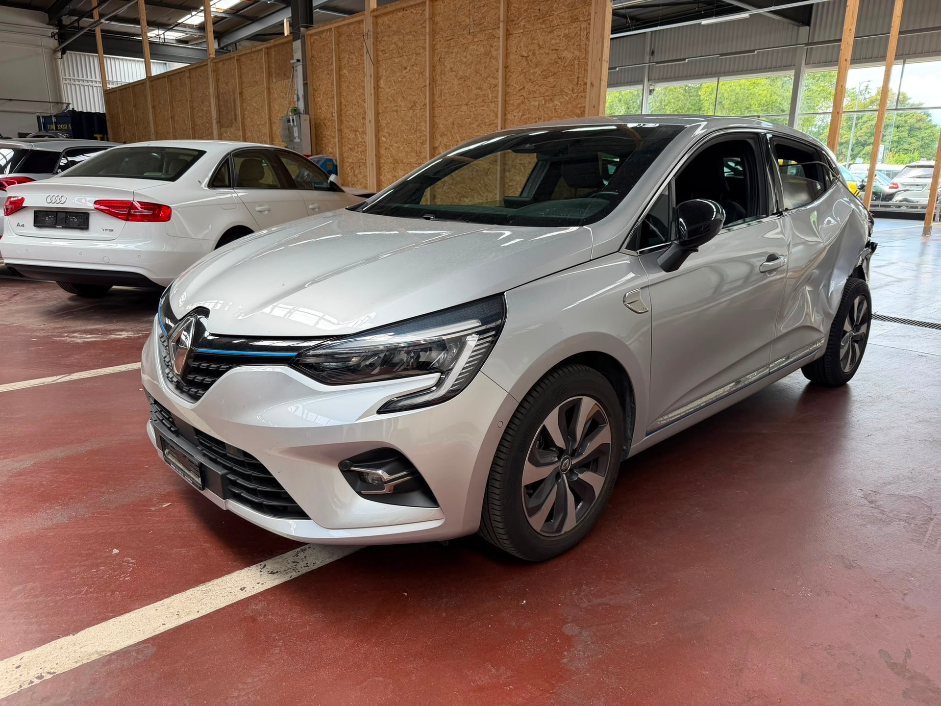 RENAULT Clio 1.6 E-Tech Business-image-0