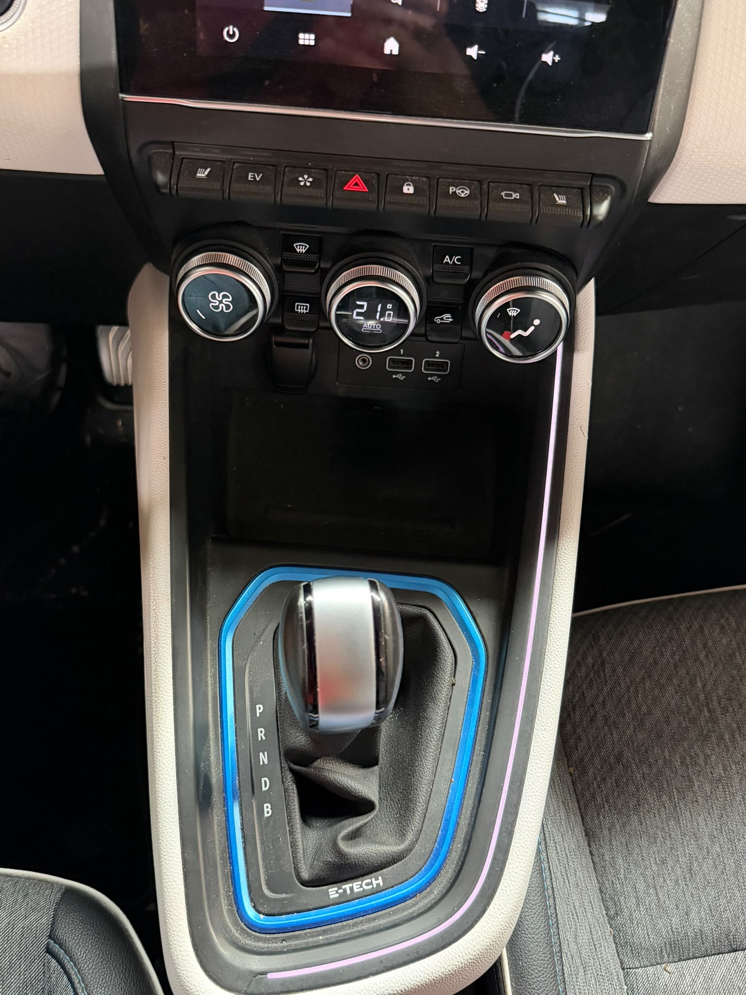 RENAULT Clio 1.6 E-Tech Business-image-14