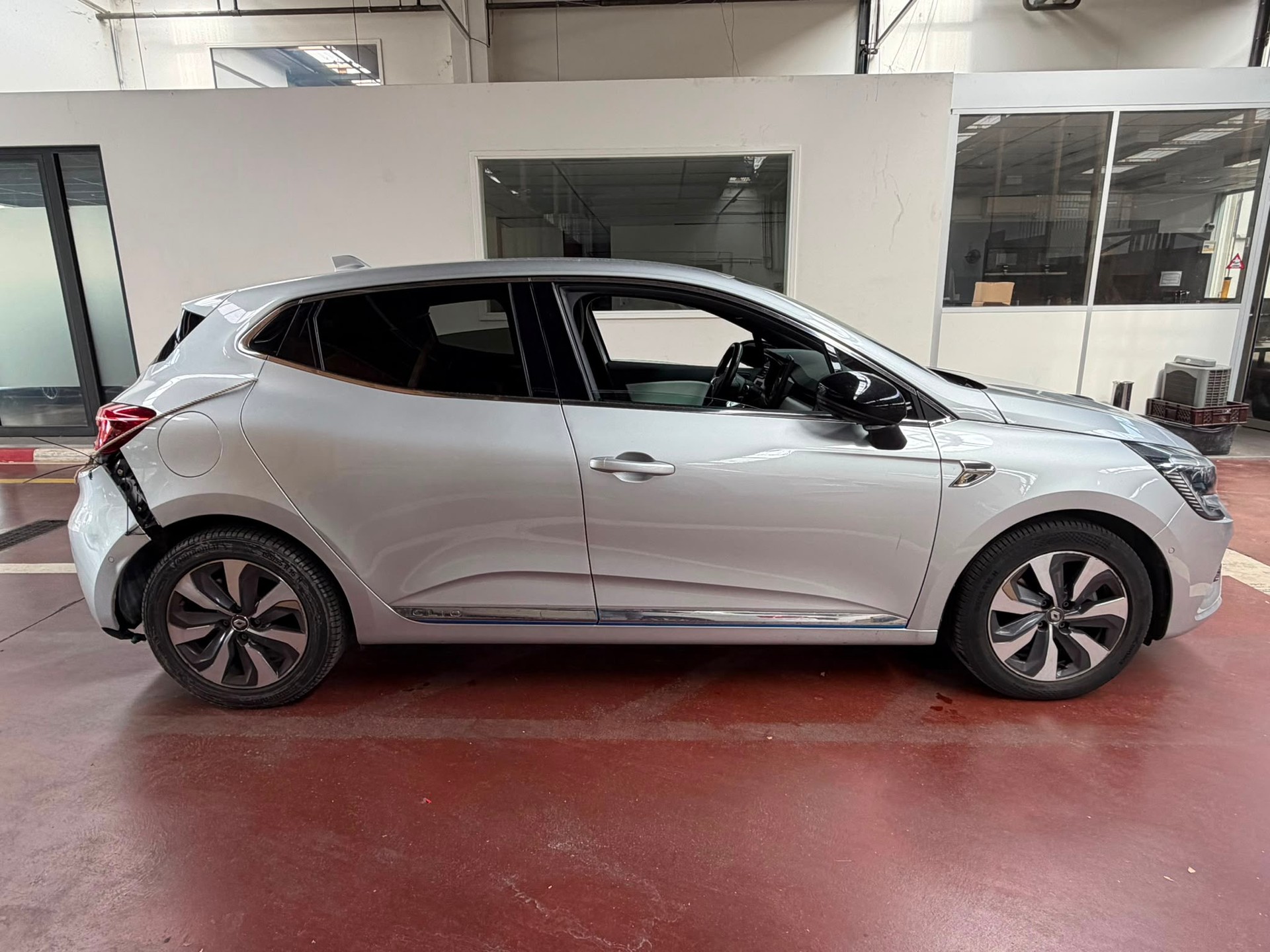 RENAULT Clio 1.6 E-Tech Business-image-3