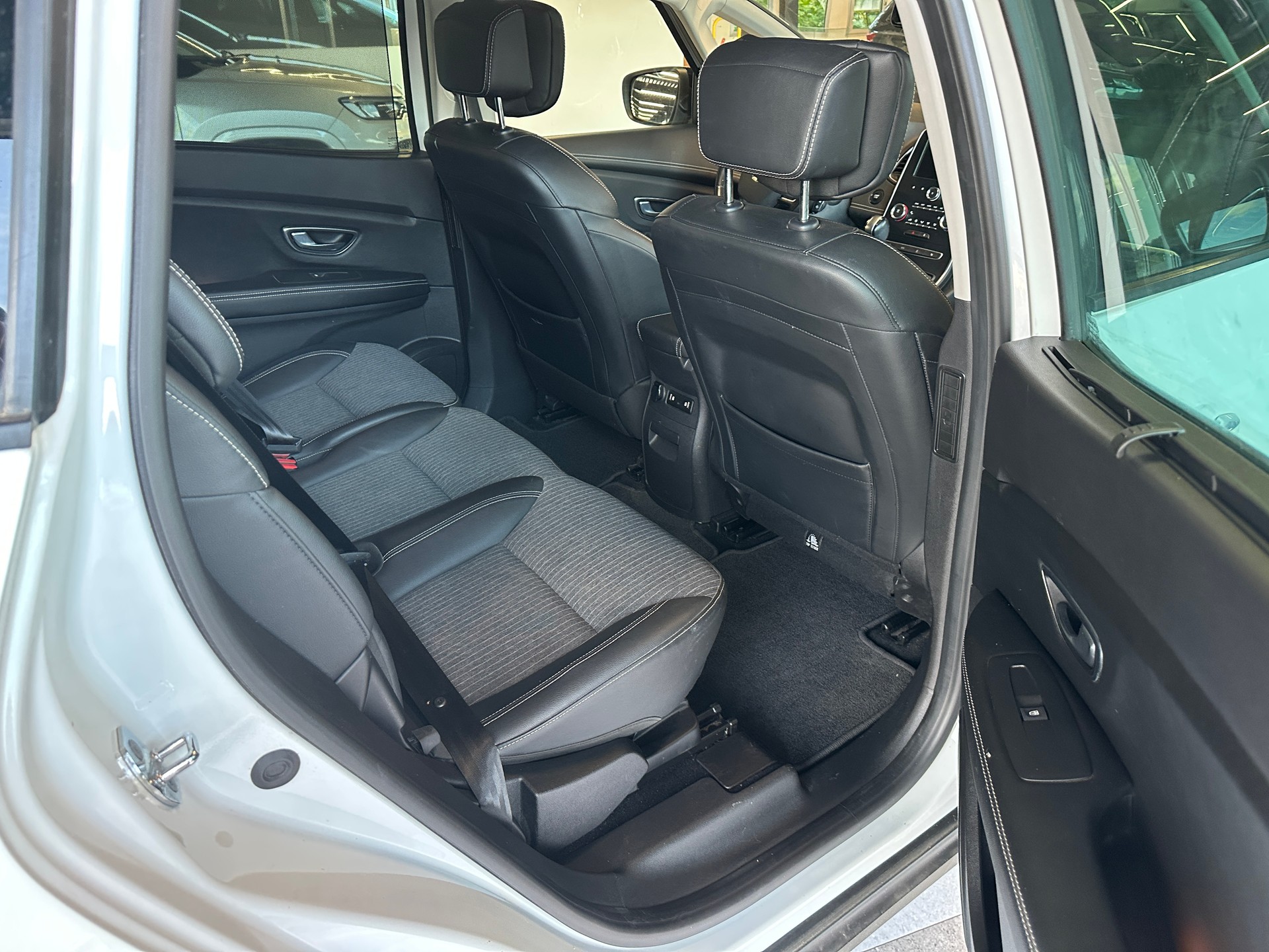 RENAULT Grand Scénic 1.3 16V Turbo Intens EDC 7 pl.-image-10