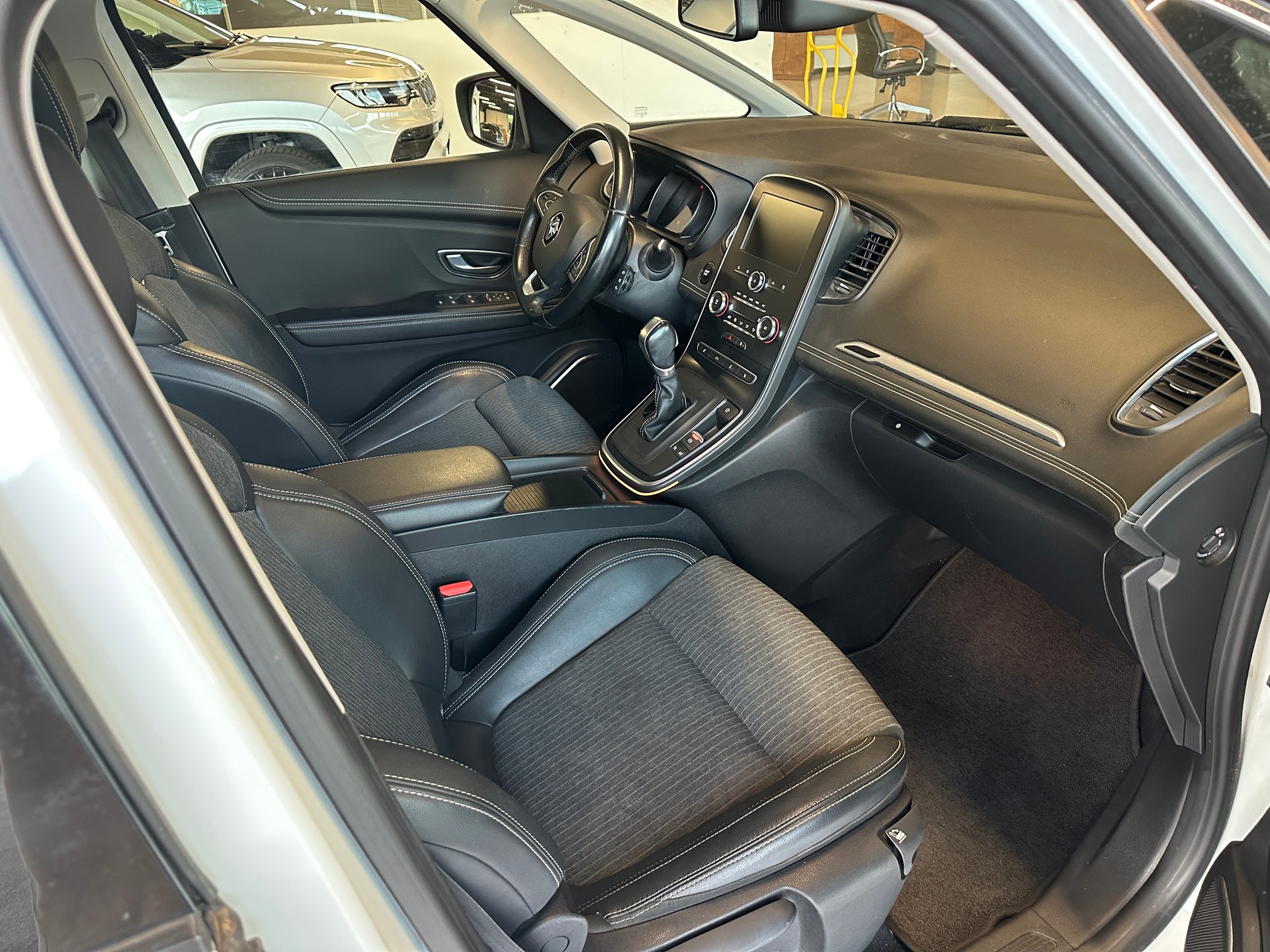 RENAULT Grand Scénic 1.3 16V Turbo Intens EDC 7 pl.-image-8