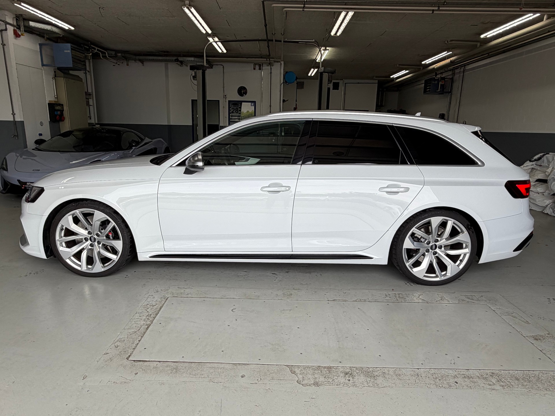 AUDI RS4 Avant 2.9 TFSI quattro *B&O*Sitzlüftung*RS-Abgasanlage