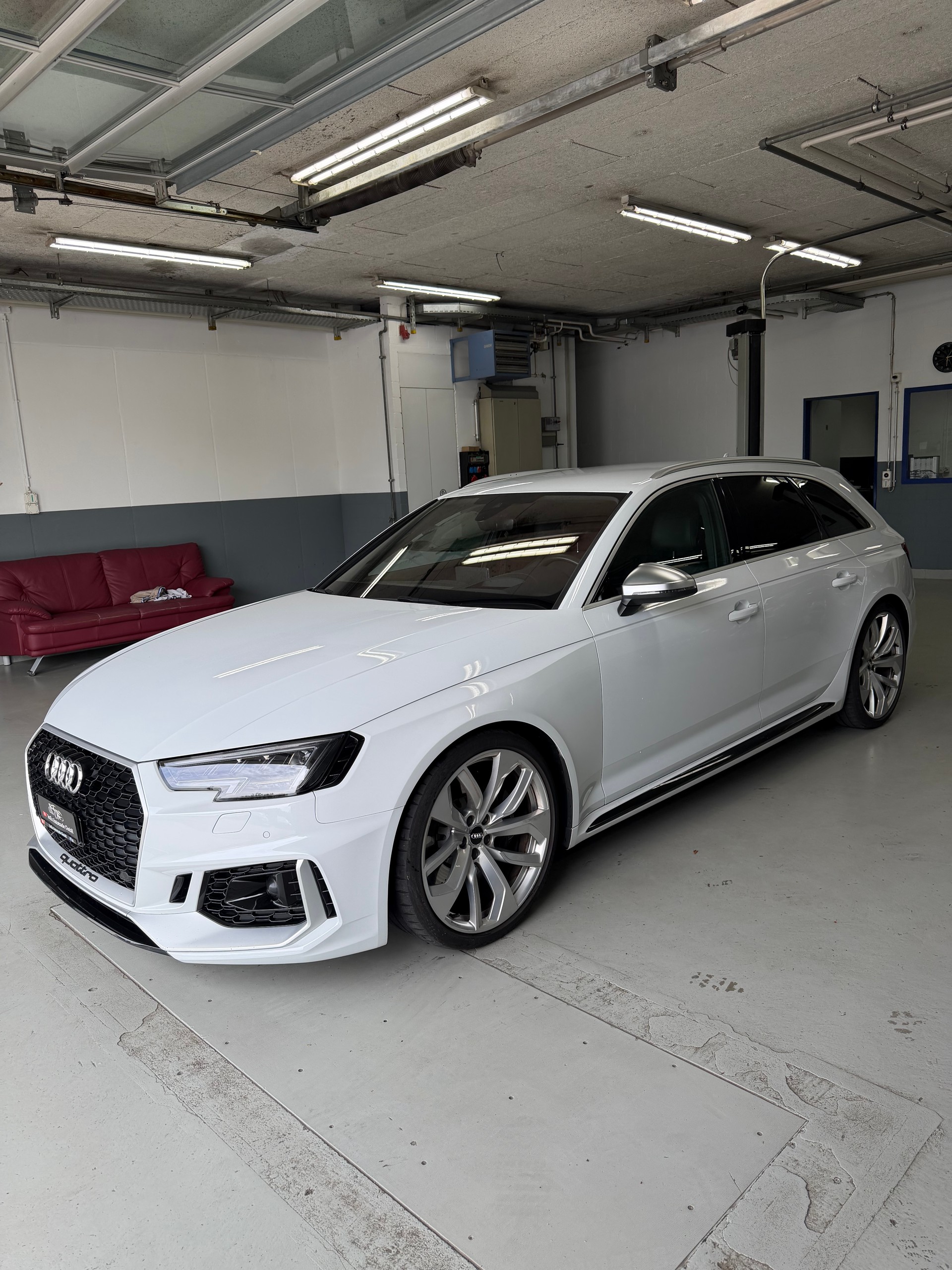 AUDI RS4 Avant 2.9 TFSI quattro *B&O*Sitzlüftung*RS-Abgasanlage-image-1